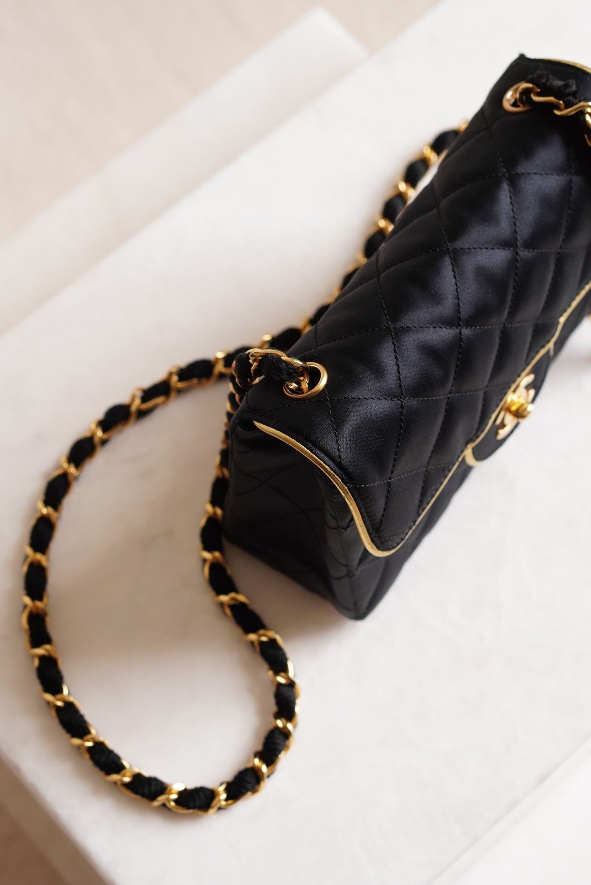 CHANEL CLASSIC MINI SQUARE | BLACK