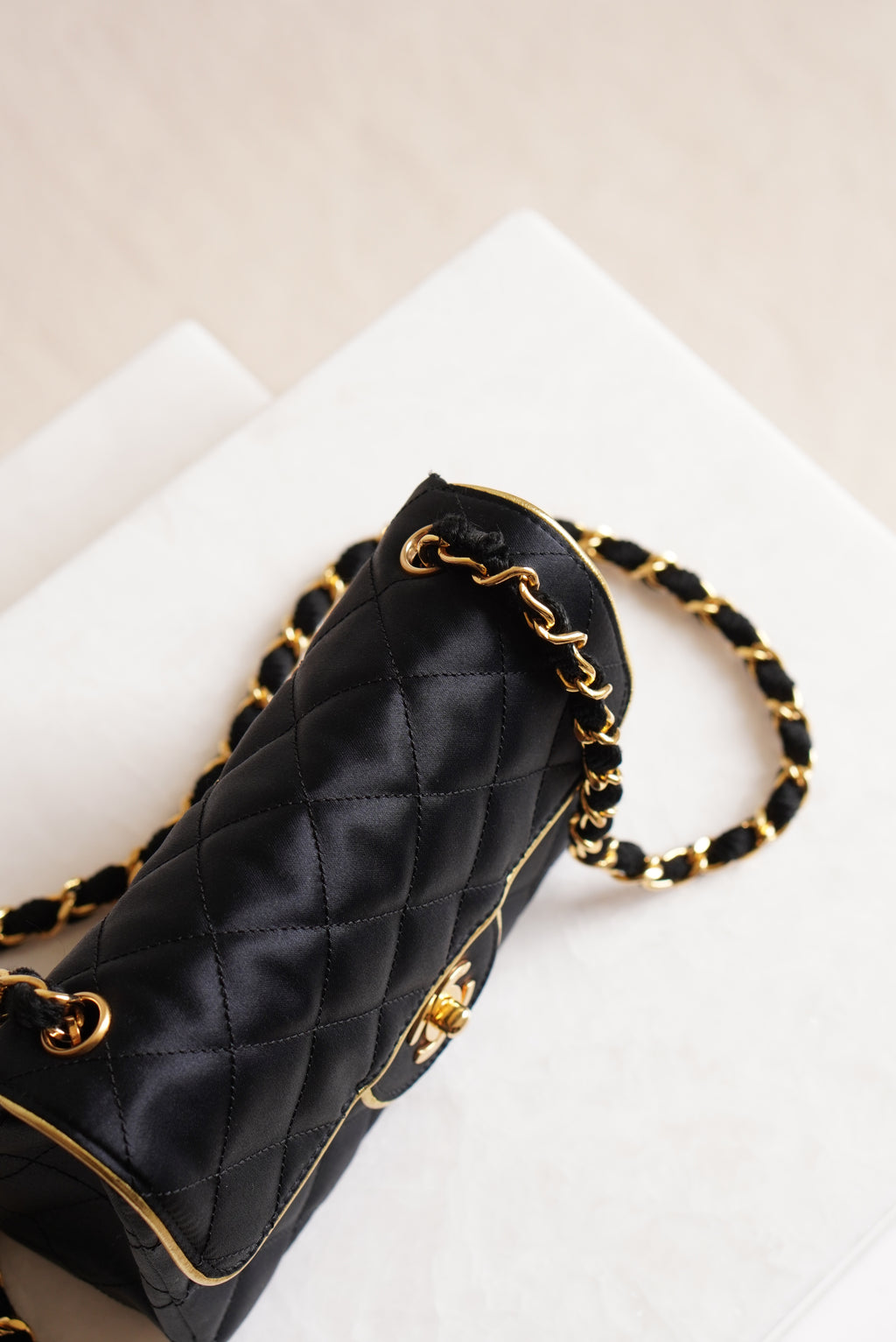 CHANEL CLASSIC MINI SQUARE | BLACK