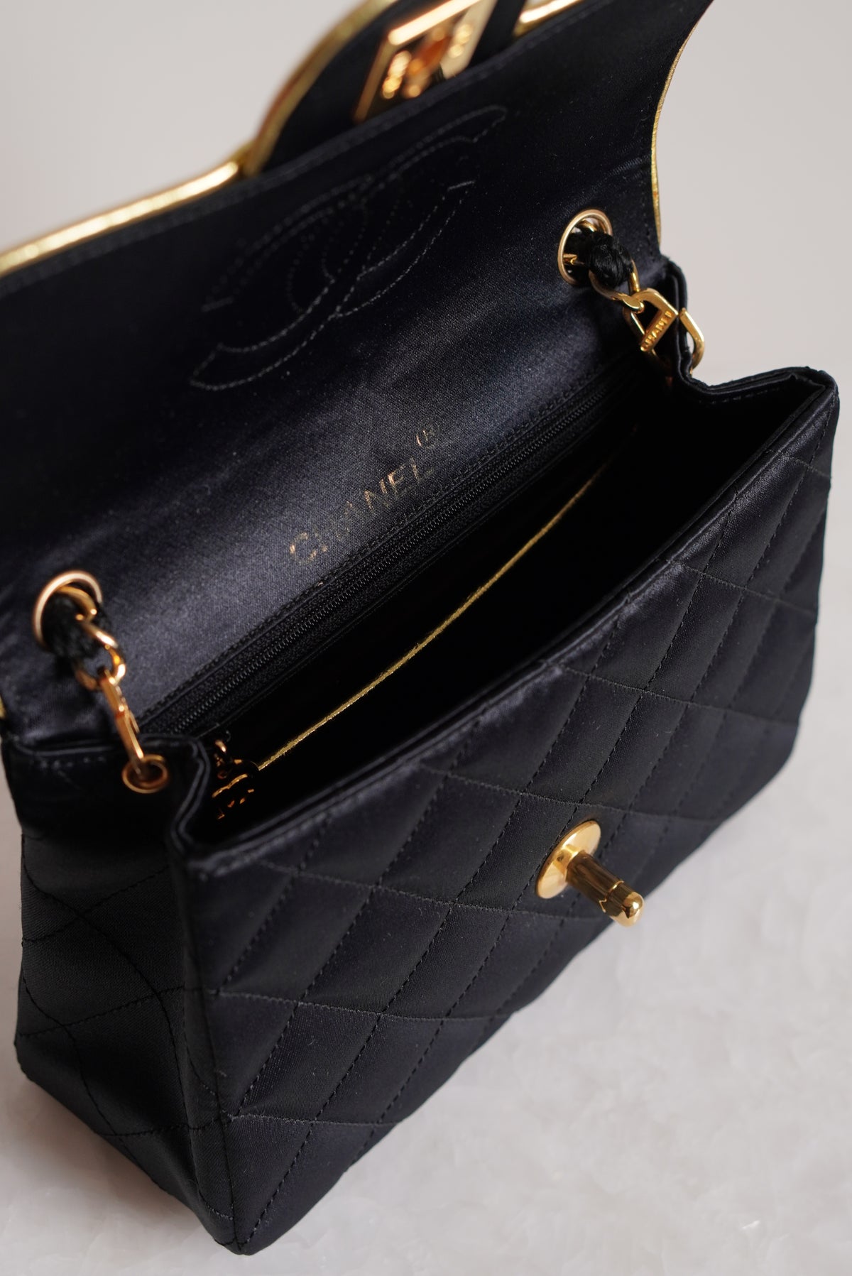 CHANEL CLASSIC MINI SQUARE | BLACK