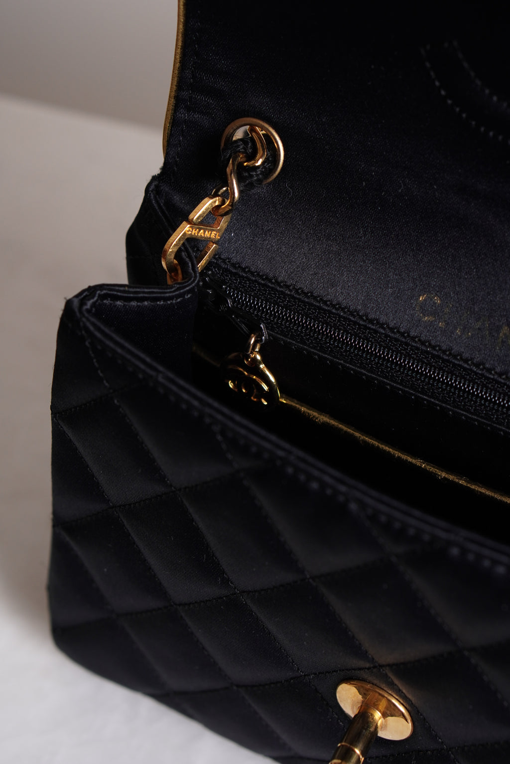 CHANEL CLASSIC MINI SQUARE | BLACK