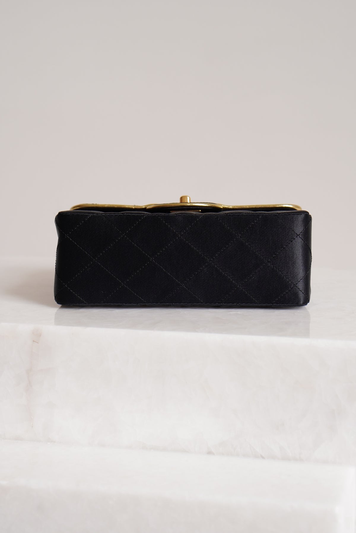 CHANEL CLASSIC MINI SQUARE | BLACK