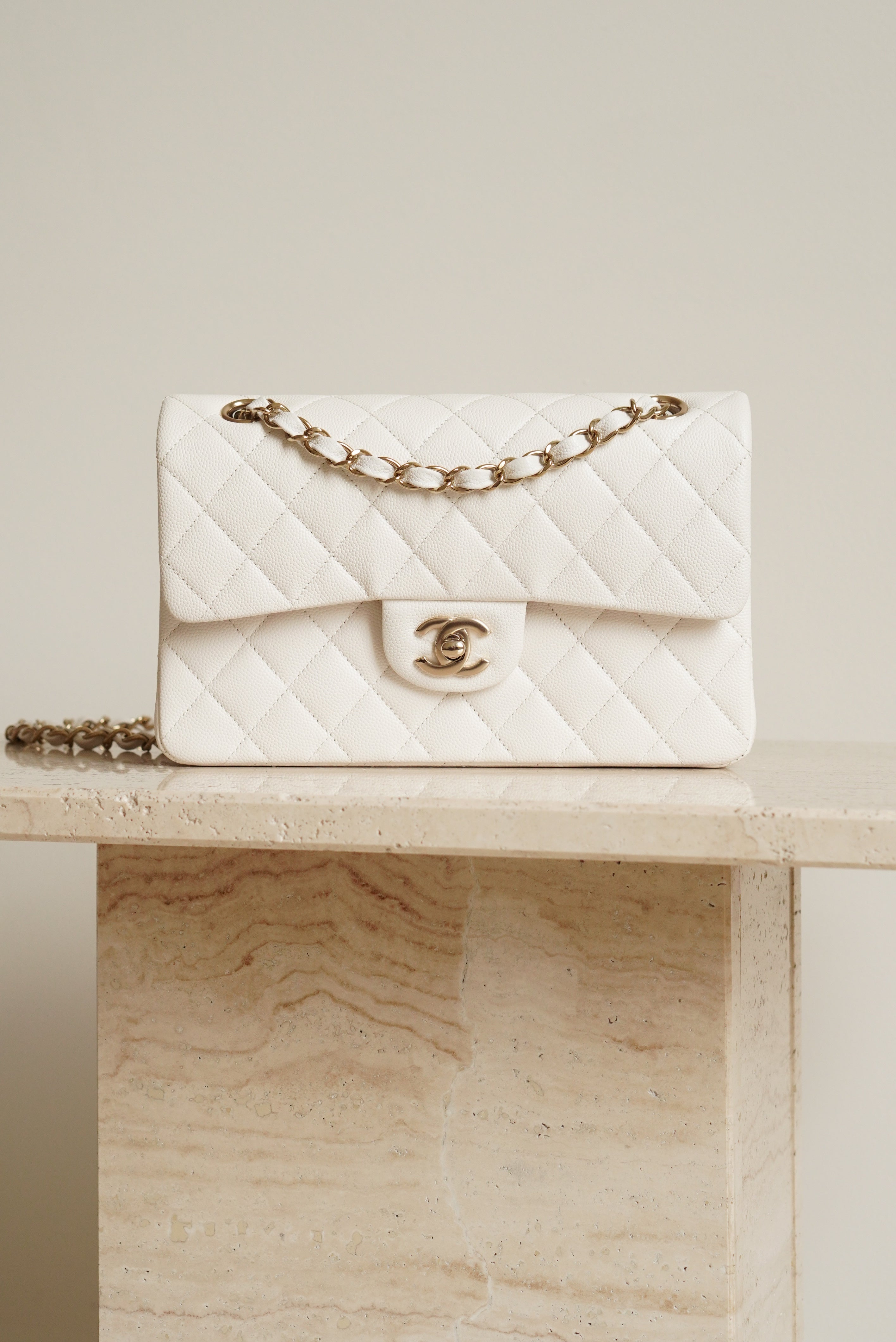 CHANEL CLASSIC 22B SMALL DOUBLE FLAP | WHITE