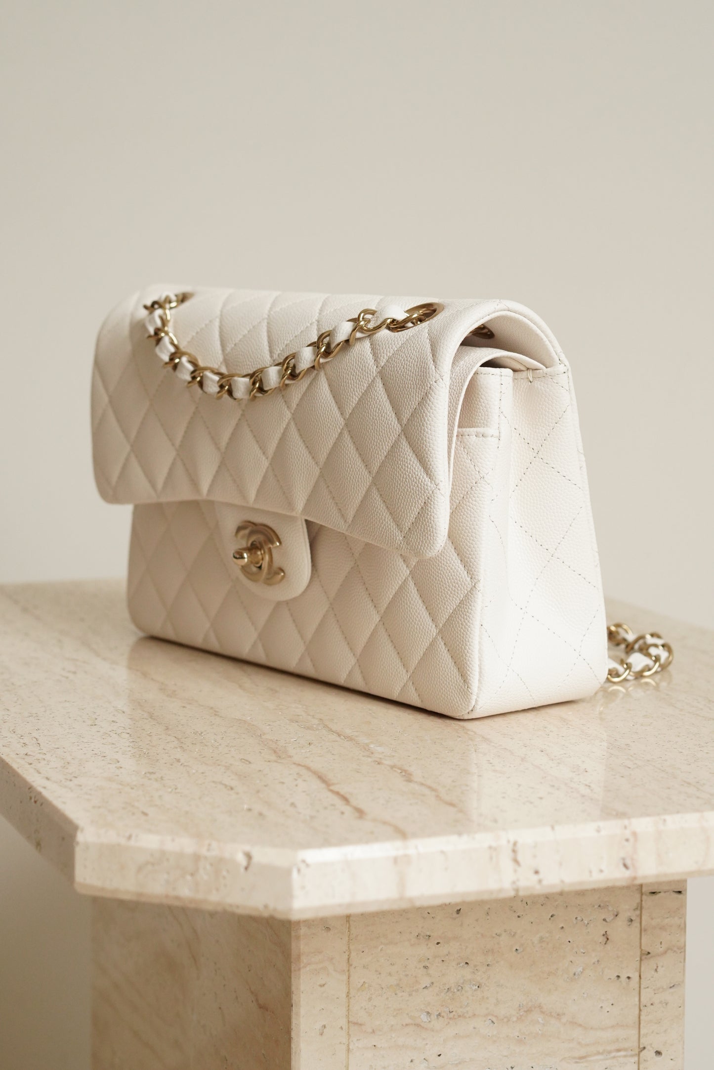 CHANEL CLASSIC 22B SMALL DOUBLE FLAP | WHITE