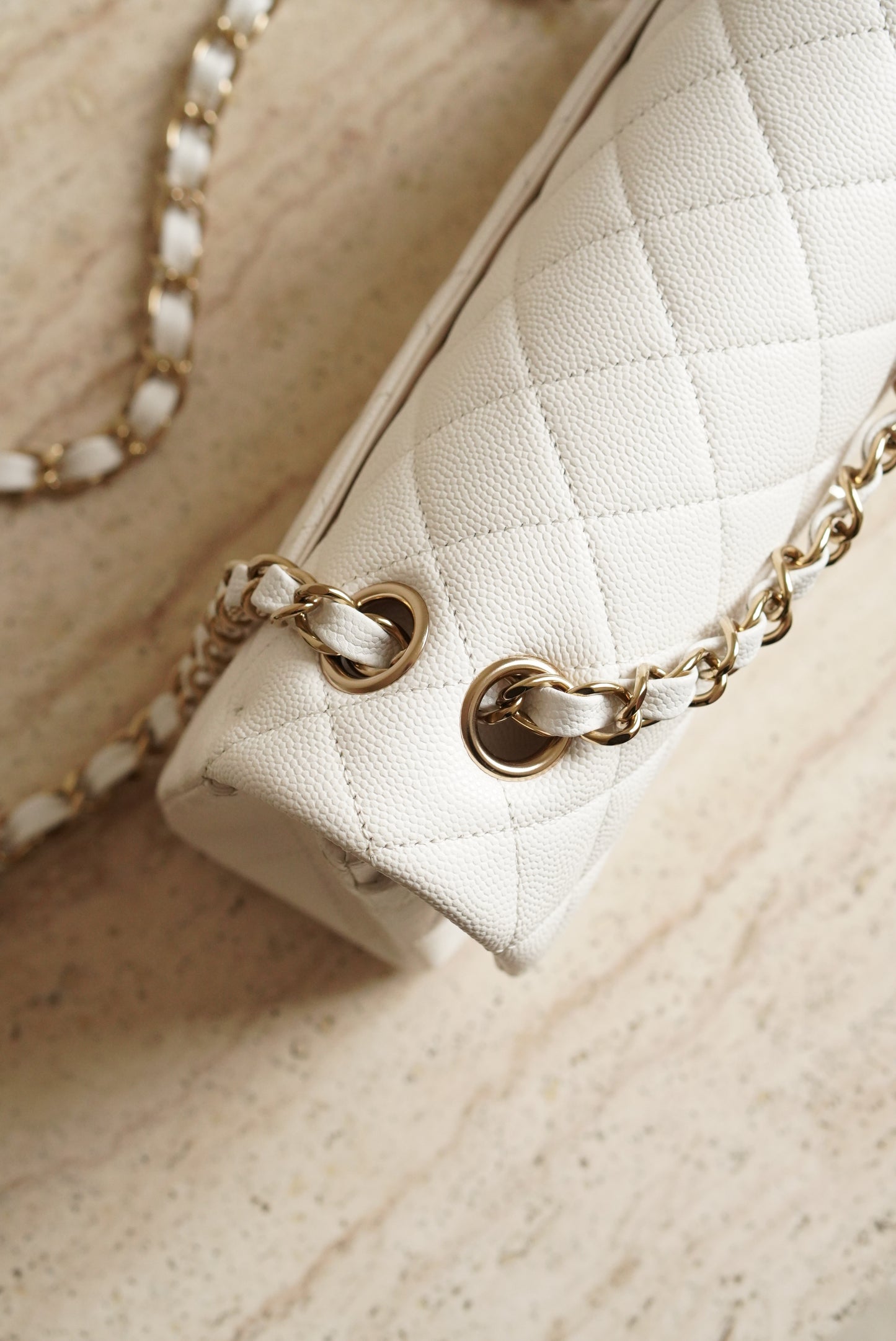 CHANEL CLASSIC 22B SMALL DOUBLE FLAP | WHITE