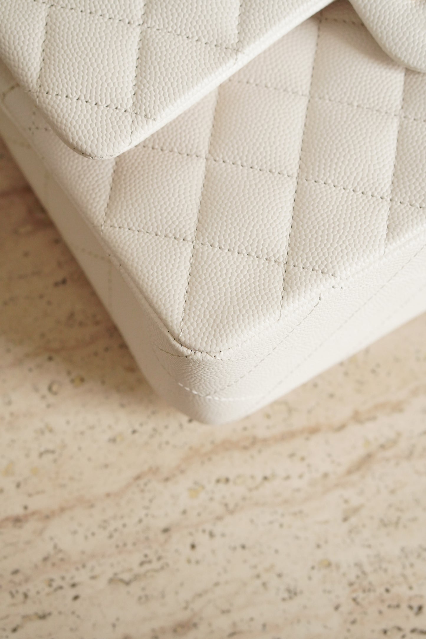 CHANEL CLASSIC 22B SMALL DOUBLE FLAP | WHITE