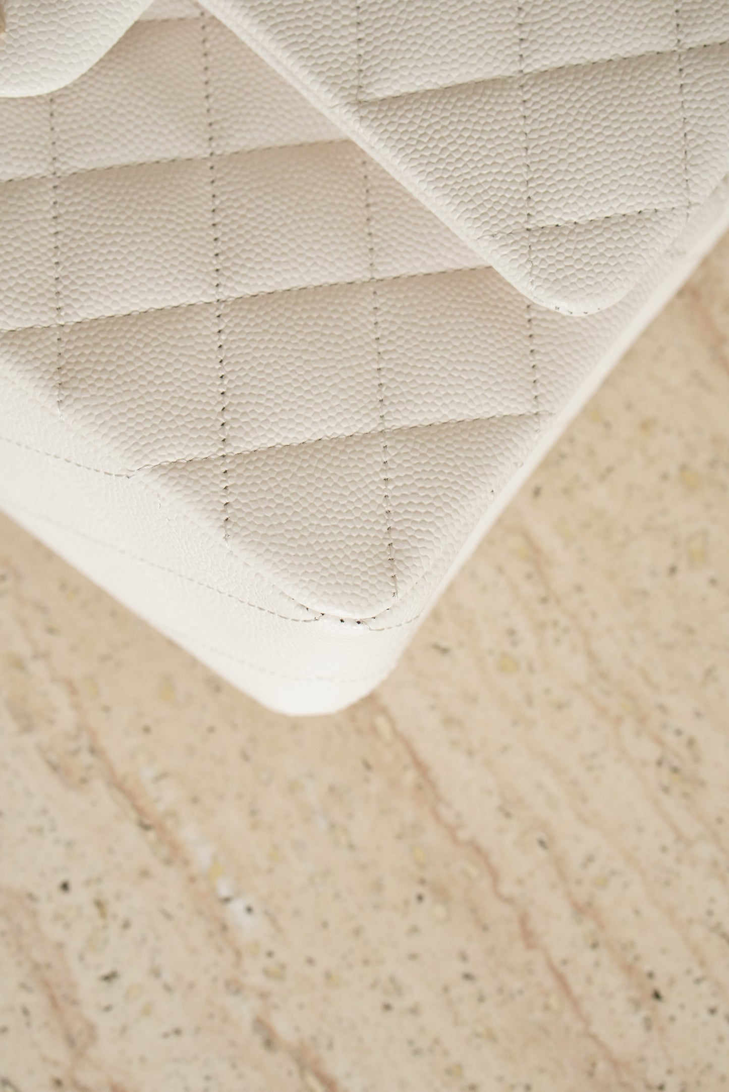 CHANEL CLASSIC 22B SMALL DOUBLE FLAP | WHITE