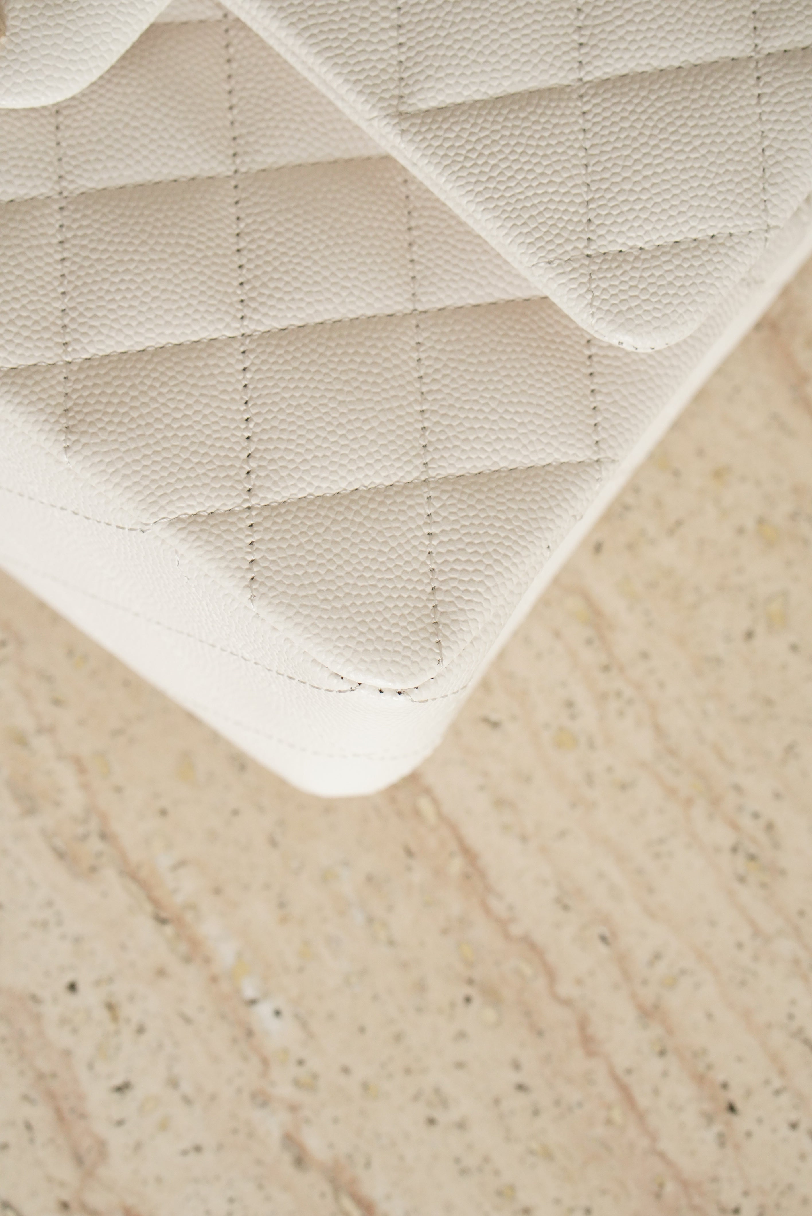 CHANEL CLASSIC 22B SMALL DOUBLE FLAP | WHITE