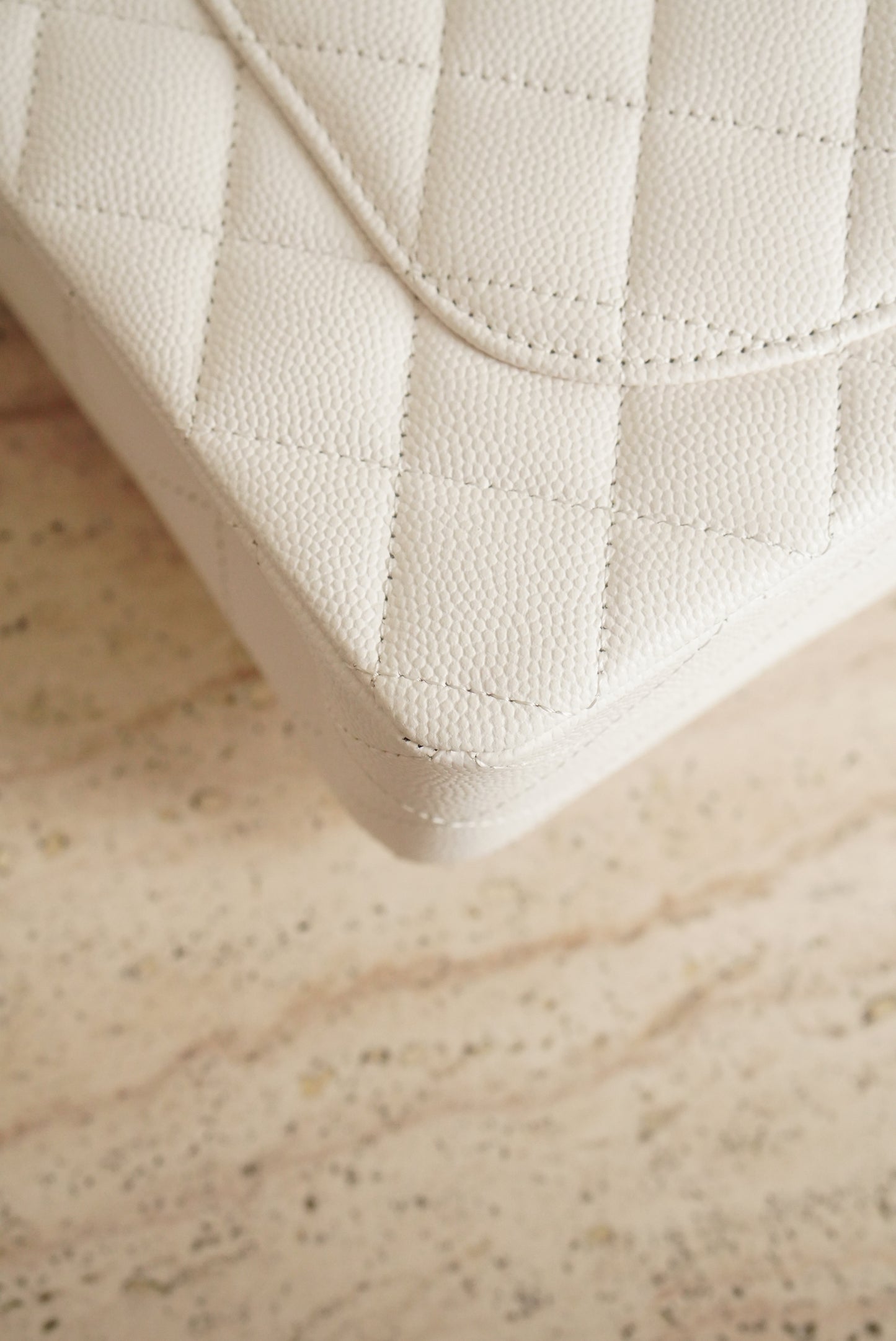 CHANEL CLASSIC 22B SMALL DOUBLE FLAP | WHITE