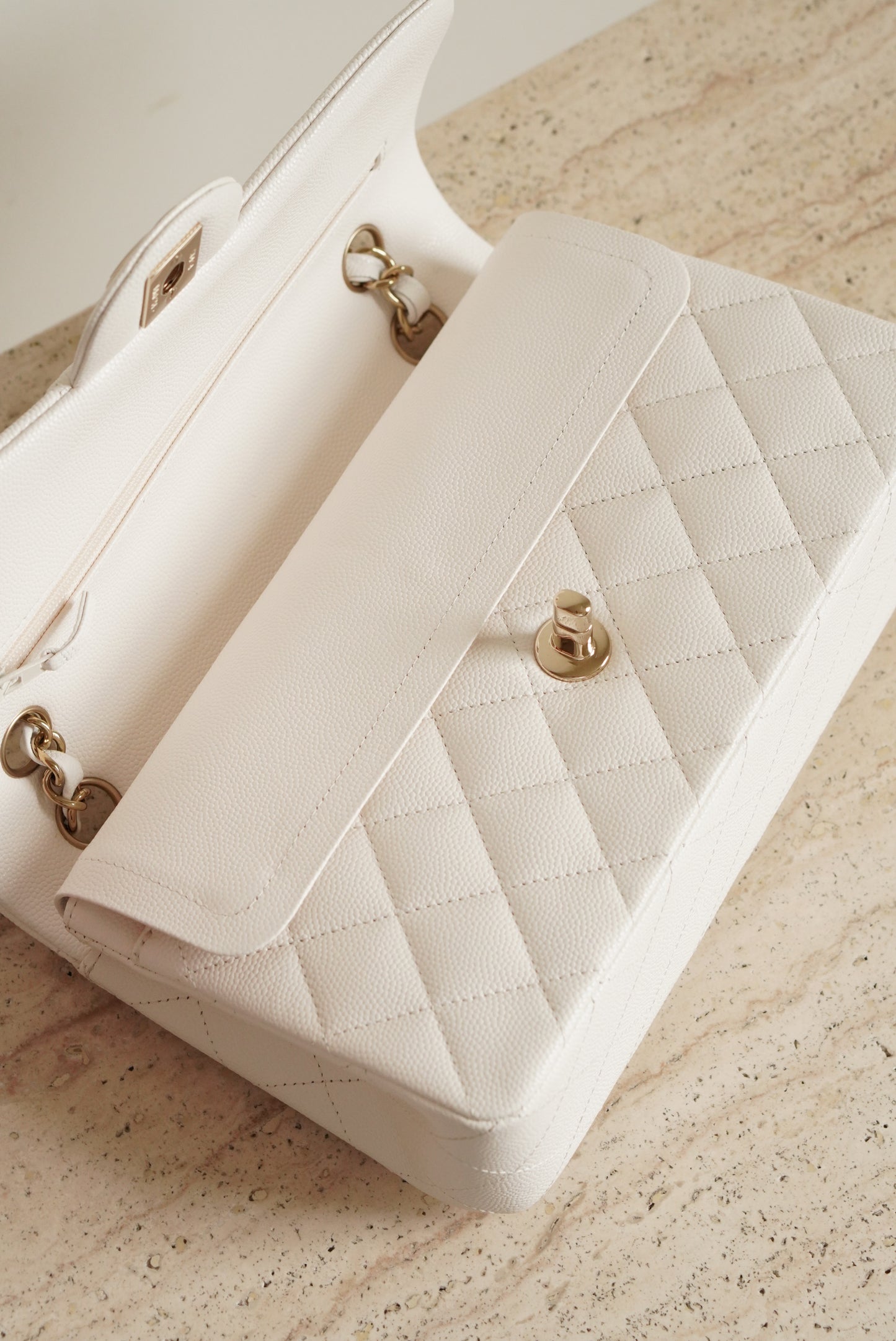 CHANEL CLASSIC 22B SMALL DOUBLE FLAP | WHITE