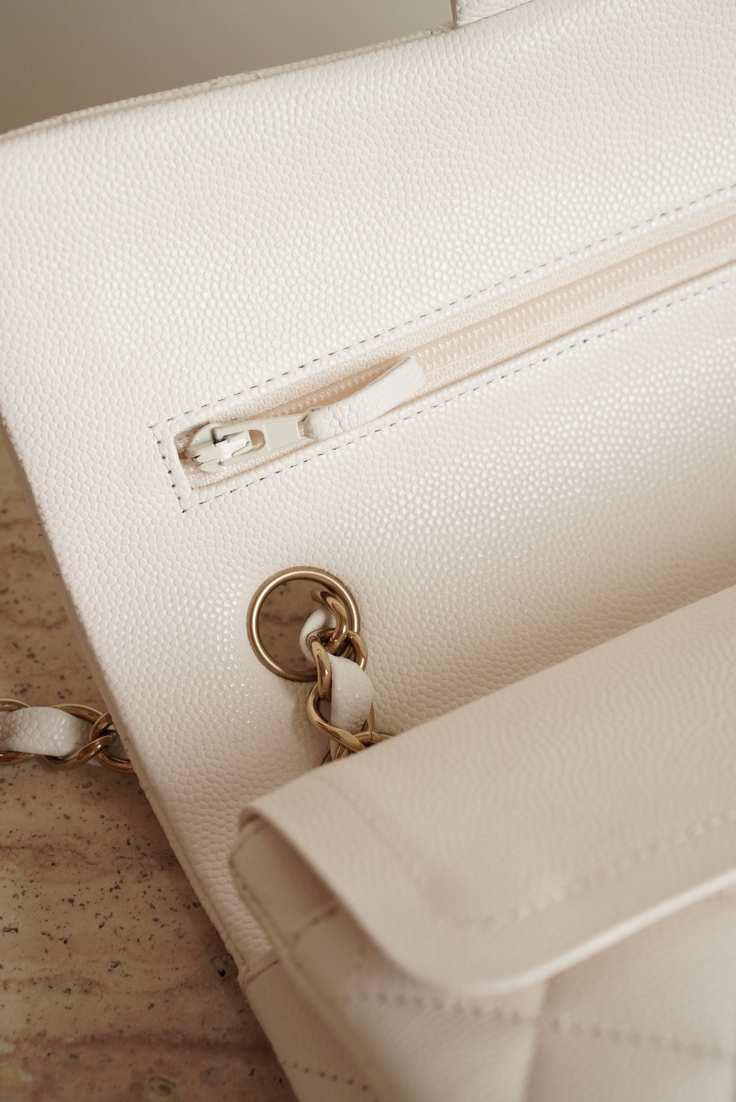 CHANEL CLASSIC 22B SMALL DOUBLE FLAP | WHITE