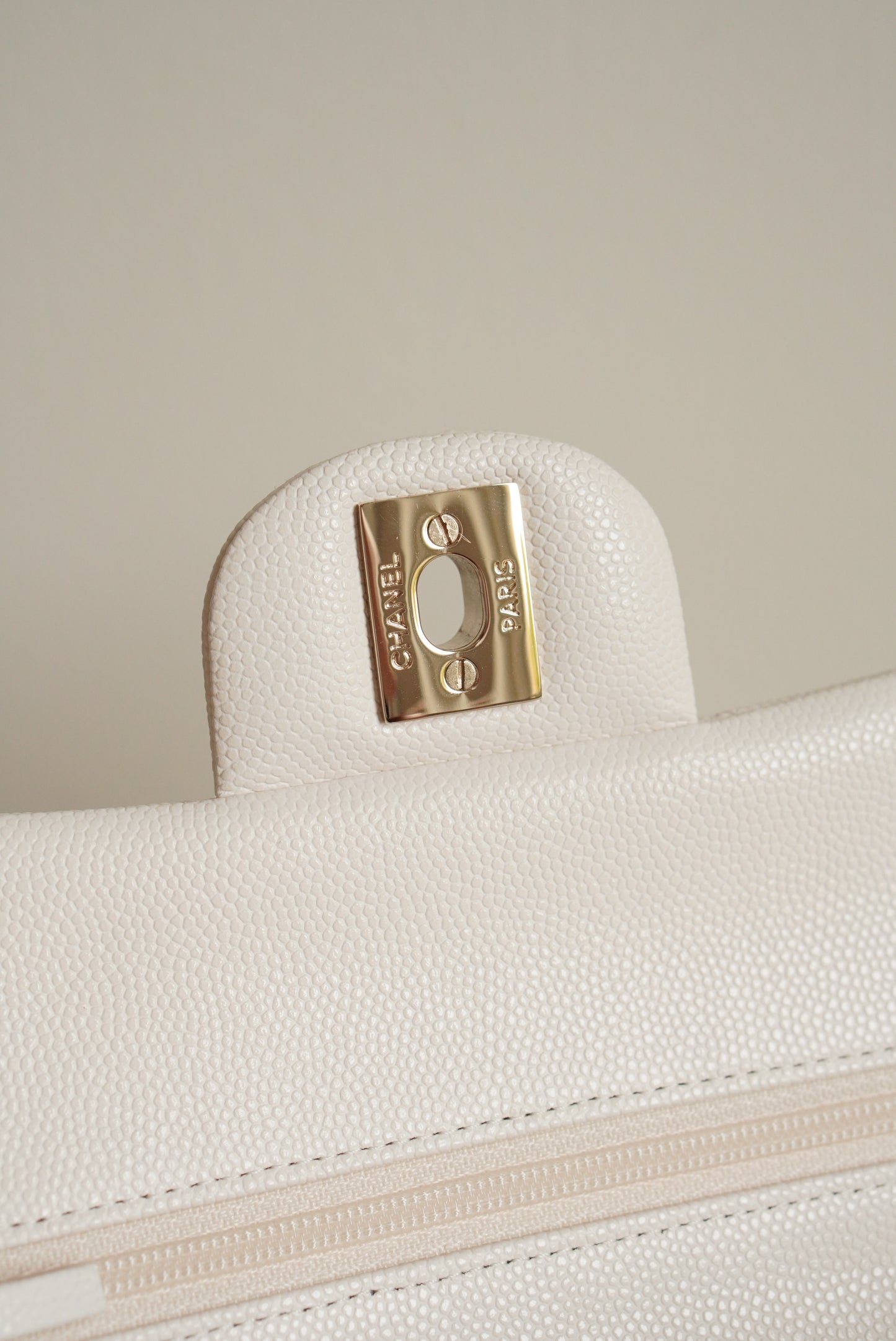 CHANEL CLASSIC 22B SMALL DOUBLE FLAP | WHITE