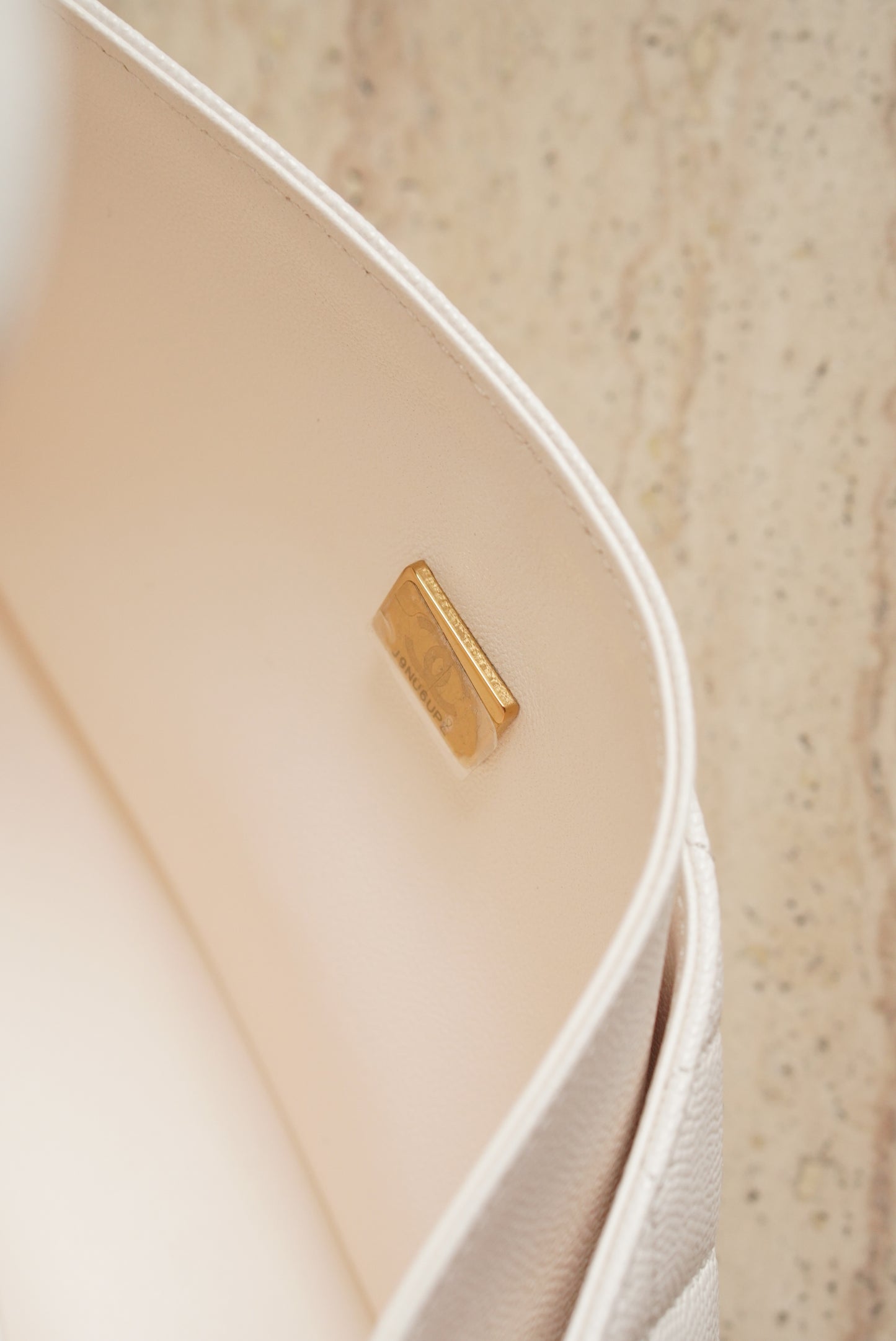 CHANEL CLASSIC 22B SMALL DOUBLE FLAP | WHITE