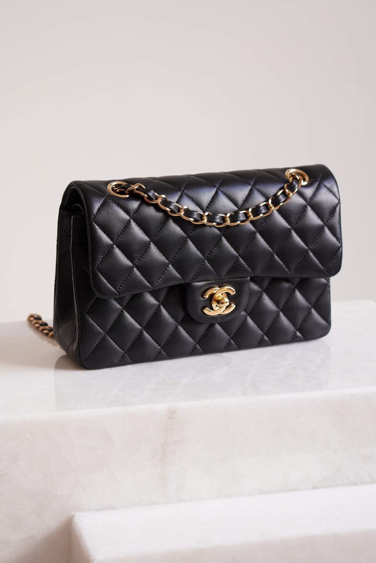 CHANEL CLASSIC SMALL DOUBLE FLAP | BLACK