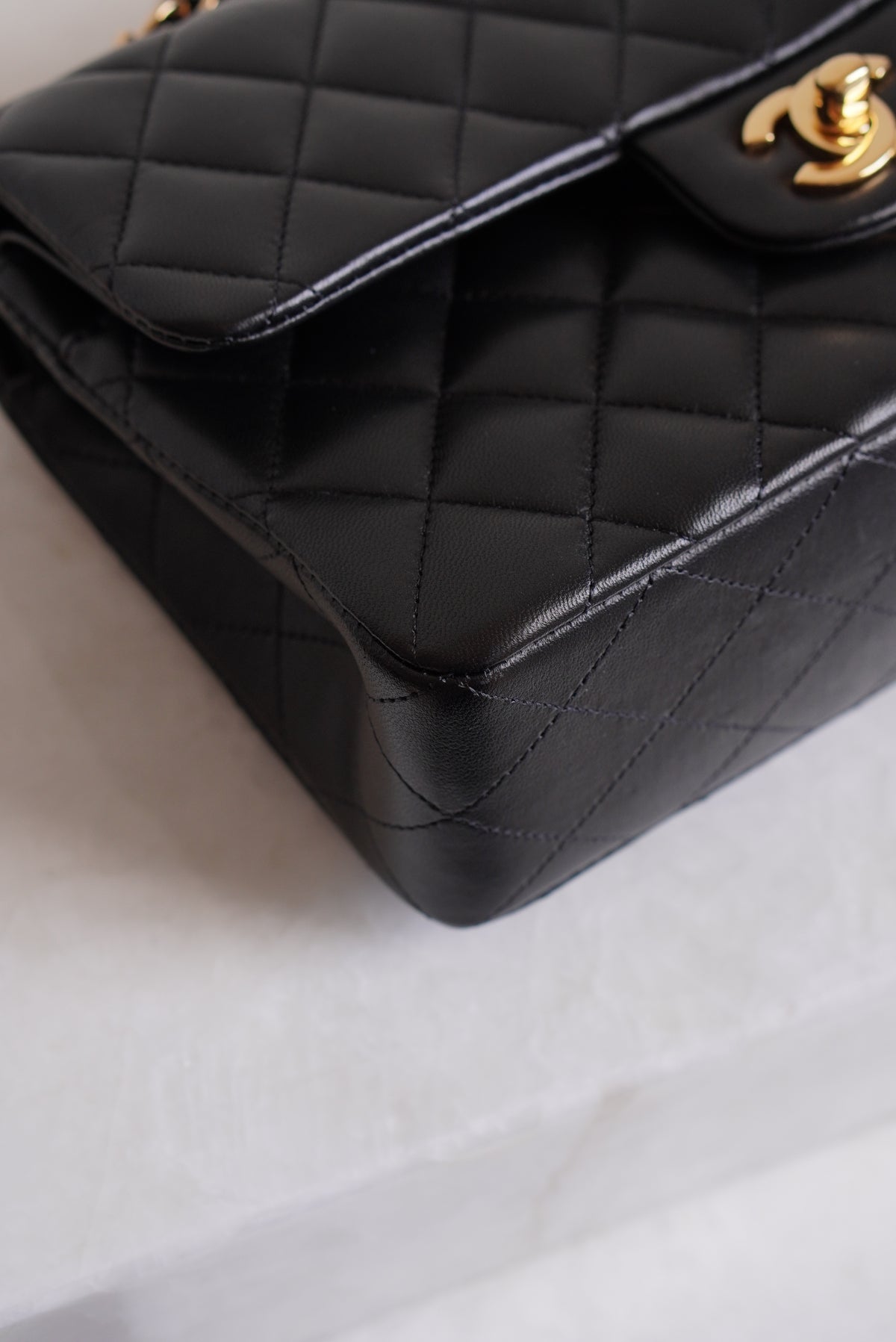 CHANEL CLASSIC SMALL DOUBLE FLAP | BLACK
