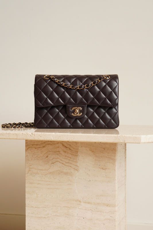 CHANEL CLASSIC 22K SMALL DOUBLE FLAP | DARK BROWN