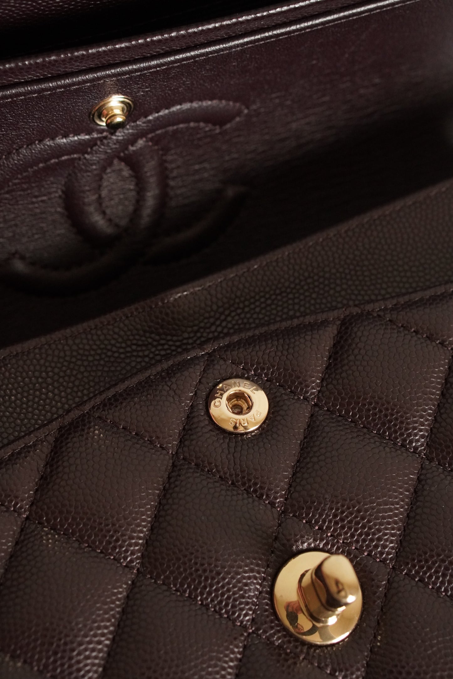 CHANEL CLASSIC 22K SMALL DOUBLE FLAP | DARK BROWN