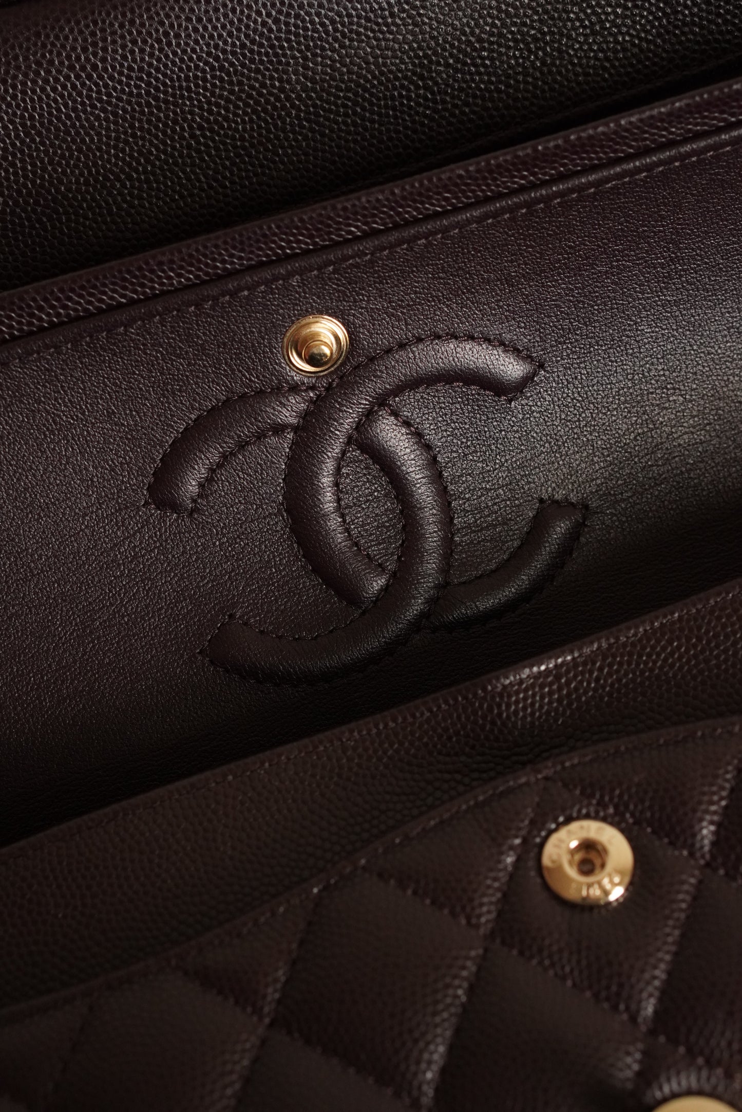 CHANEL CLASSIC 22K SMALL DOUBLE FLAP | DARK BROWN
