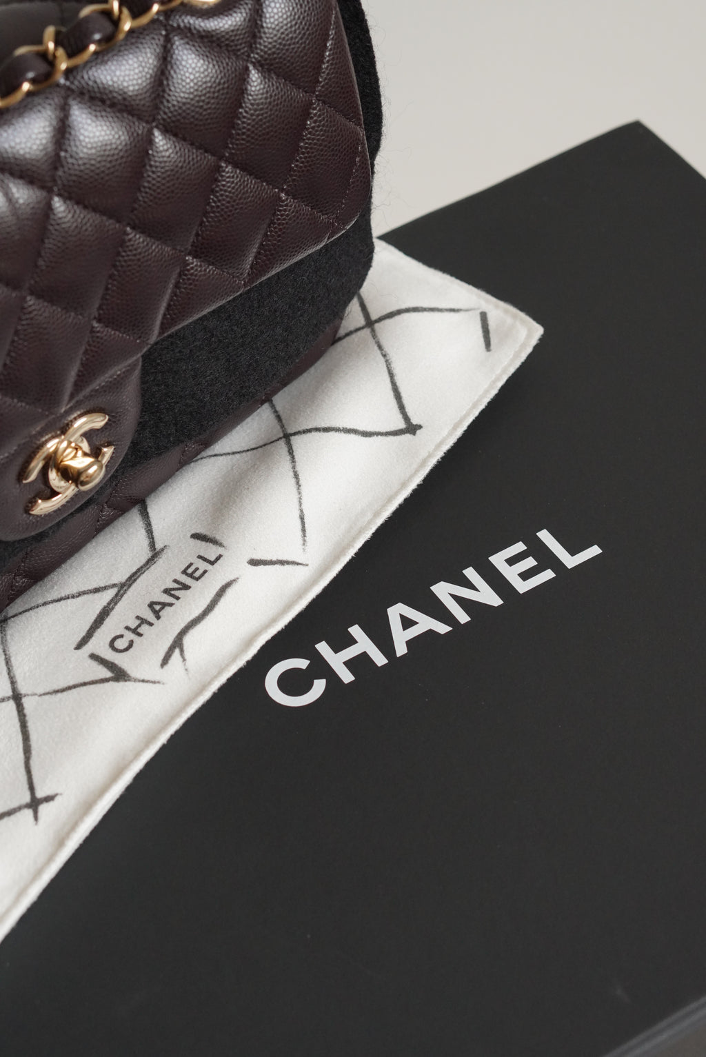 CHANEL CLASSIC 22K SMALL DOUBLE FLAP | DARK BROWN