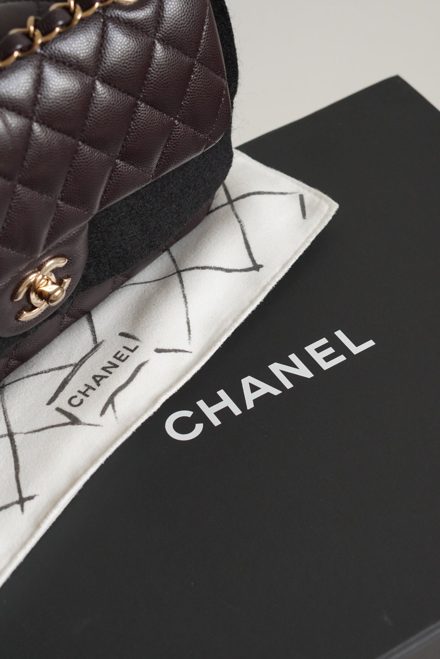 CHANEL CLASSIC 22K SMALL DOUBLE FLAP | DARK BROWN