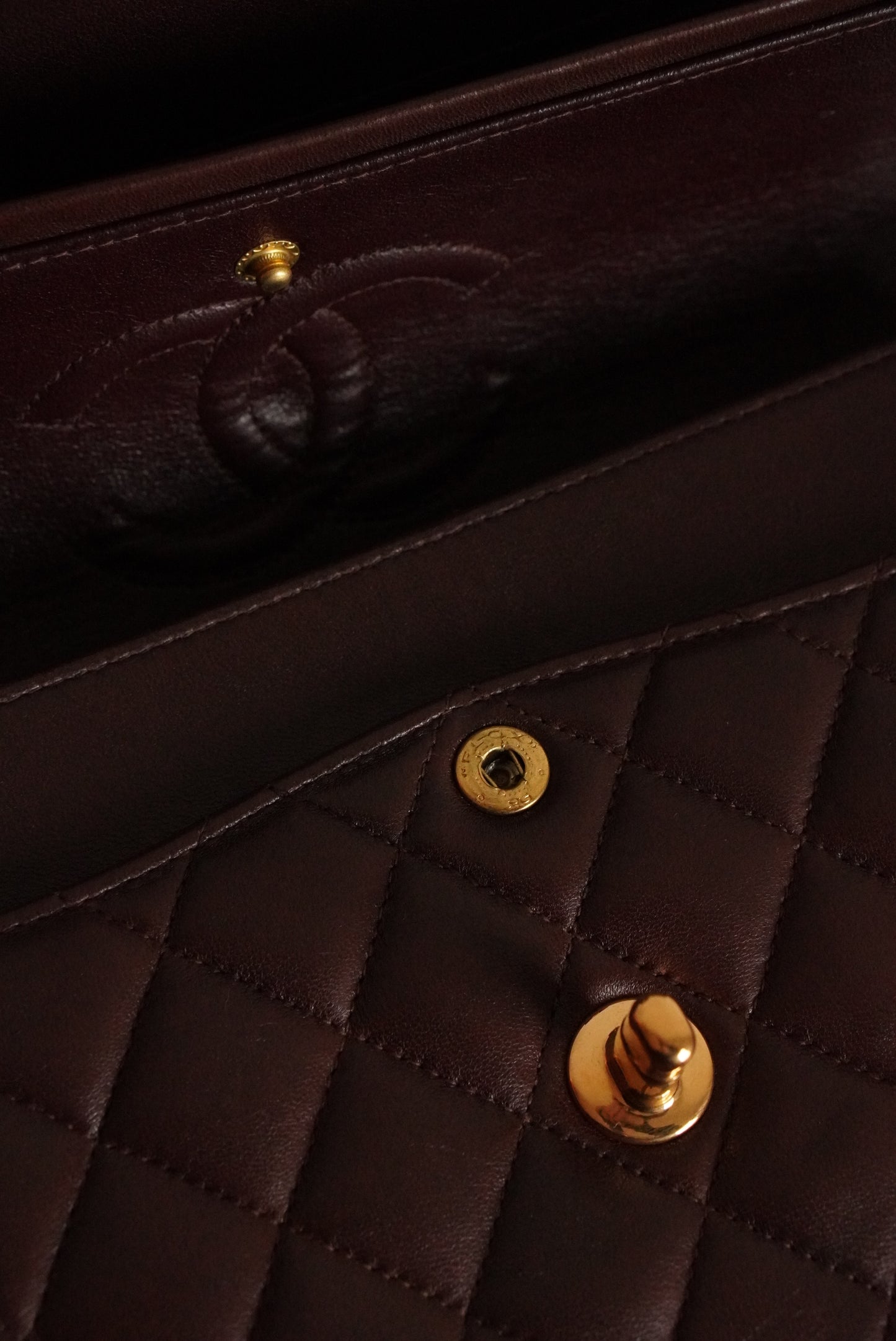 CHANEL CLASSIC SMALL DOUBLE FLAP | BROWN