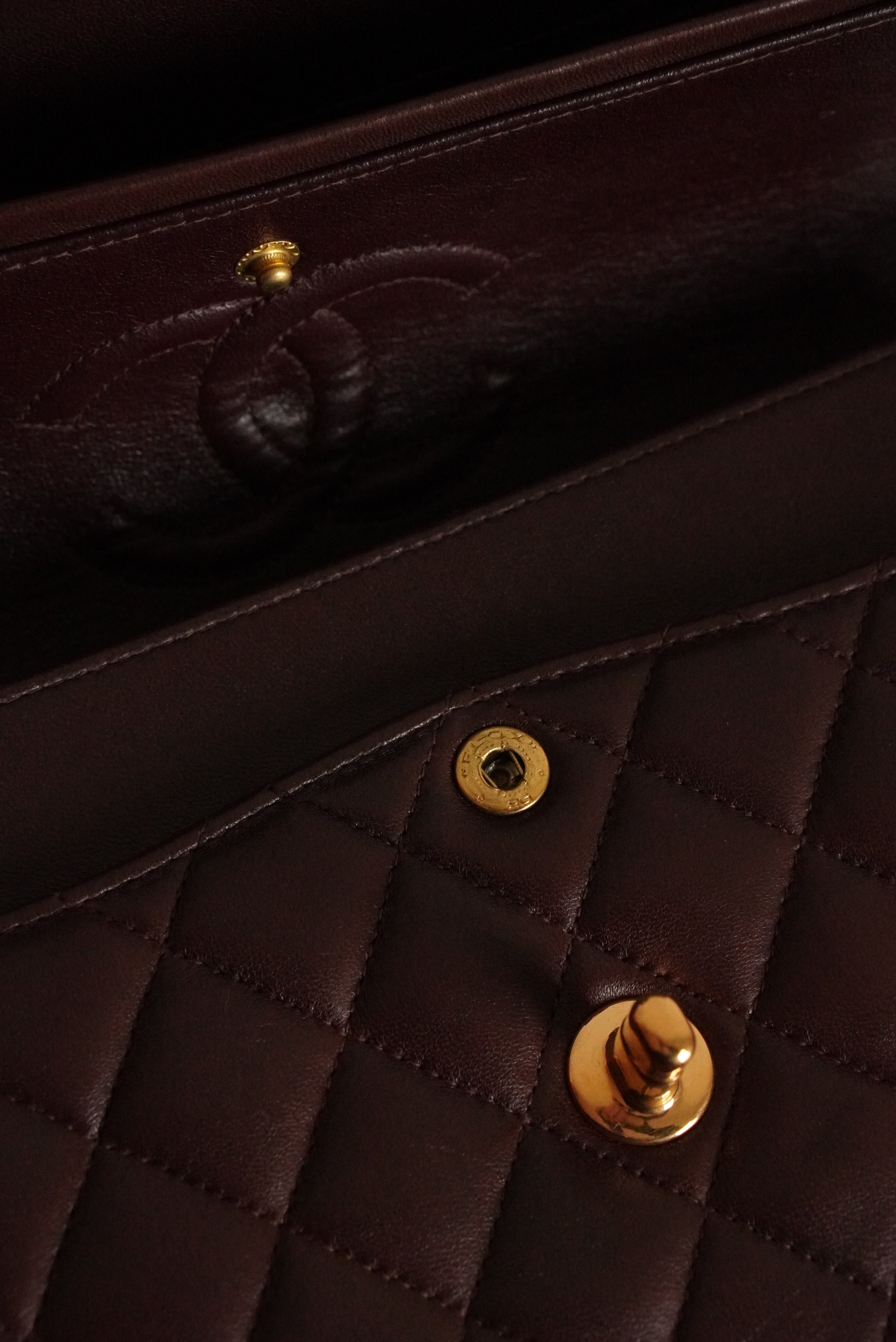 CHANEL CLASSIC SMALL DOUBLE FLAP | BROWN
