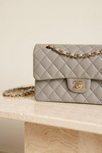 CHANEL CLASSIC 22B SMALL DOUBLE FLAP | GREY