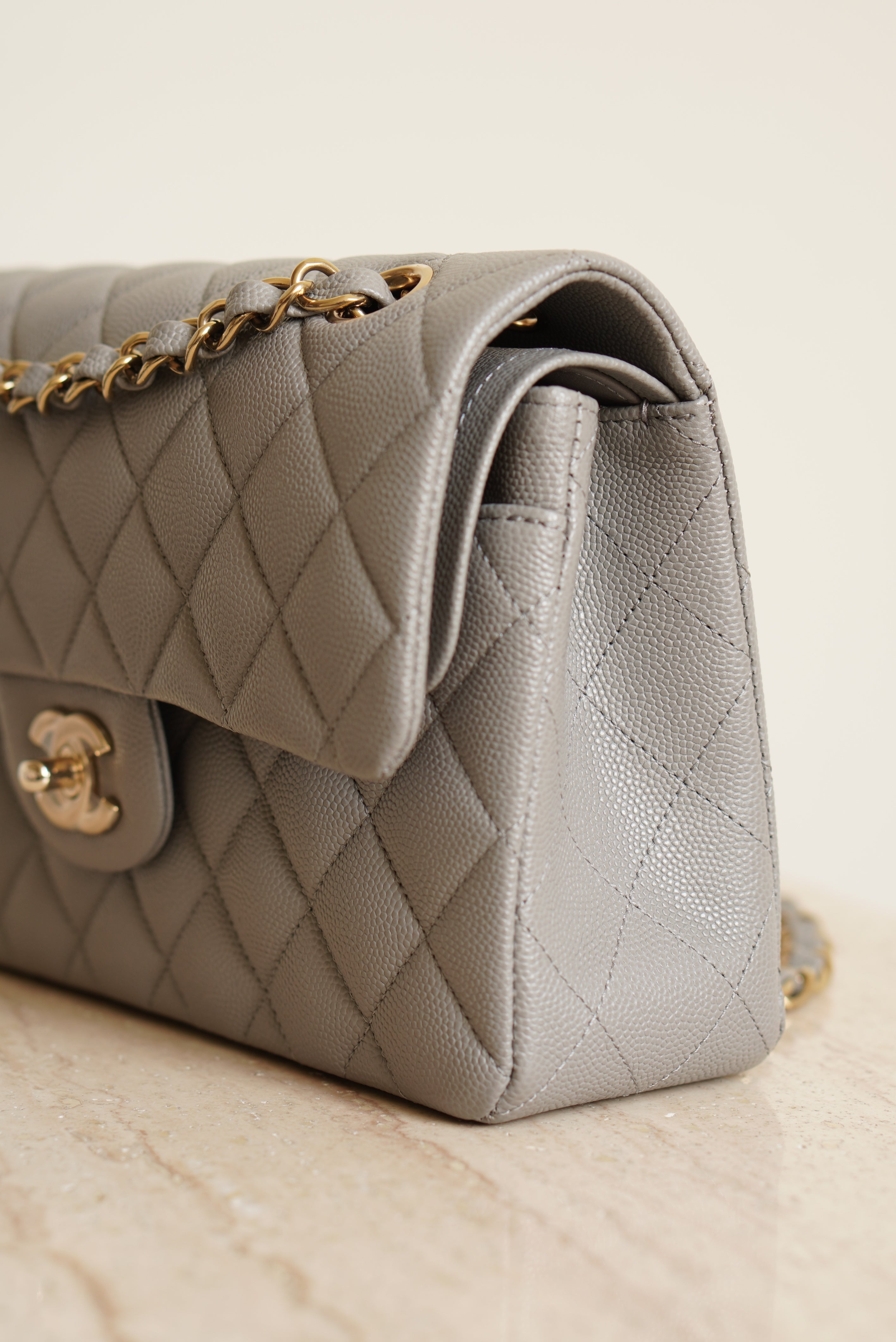 CHANEL CLASSIC 22B SMALL DOUBLE FLAP | GREY