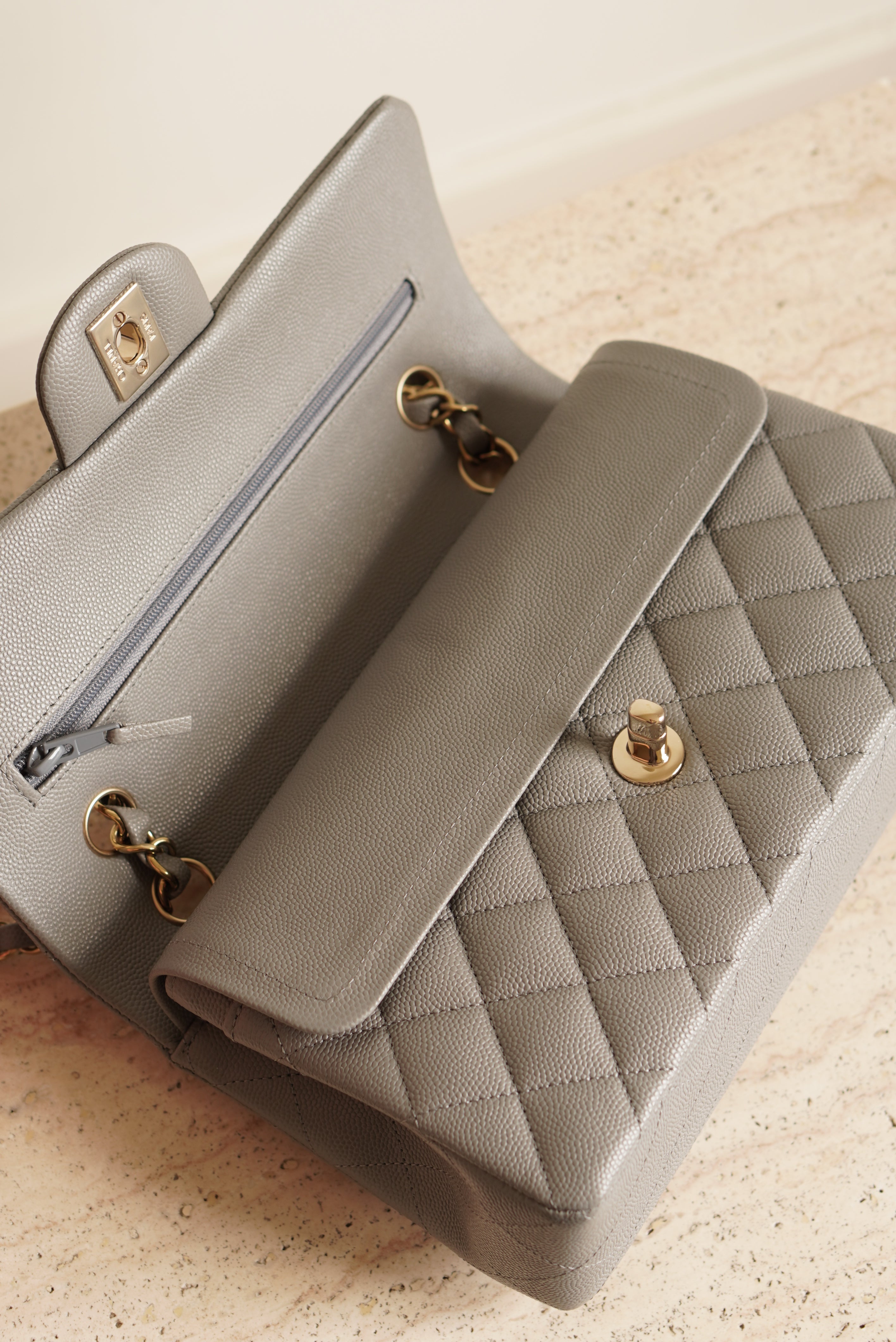 CHANEL CLASSIC 22B SMALL DOUBLE FLAP | GREY