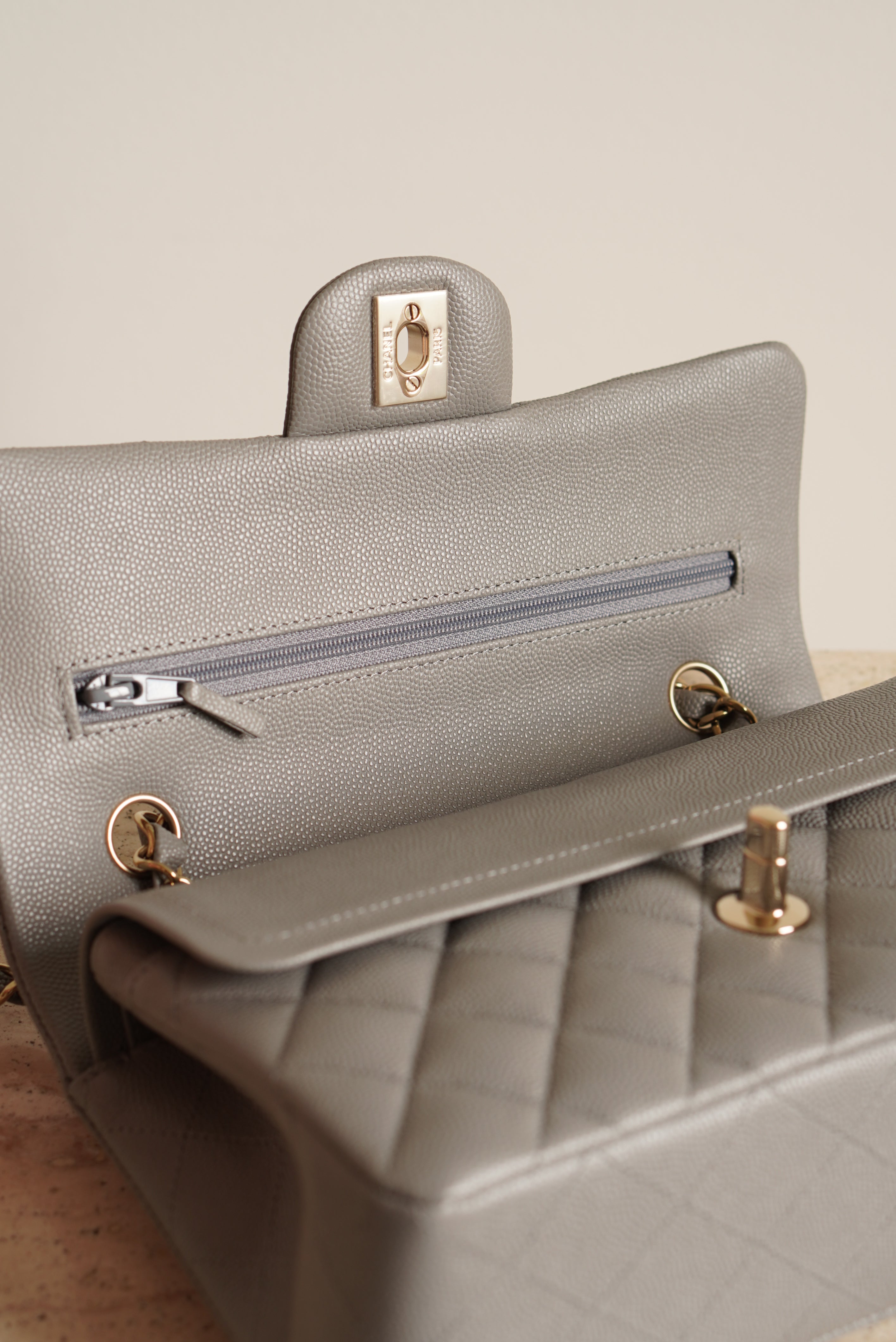 CHANEL CLASSIC 22B SMALL DOUBLE FLAP | GREY