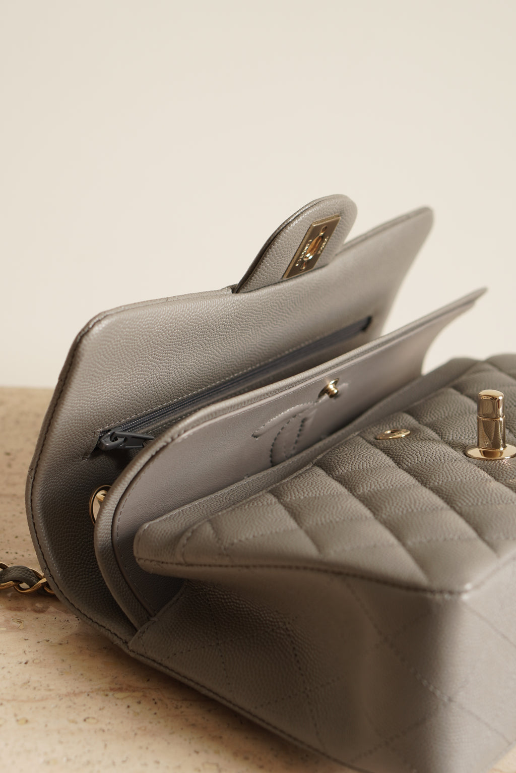 CHANEL CLASSIC 22B SMALL DOUBLE FLAP | GREY