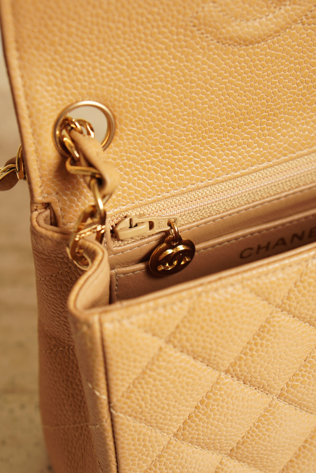 CHANEL CLASSIC MINI SQUARE | BEIGE