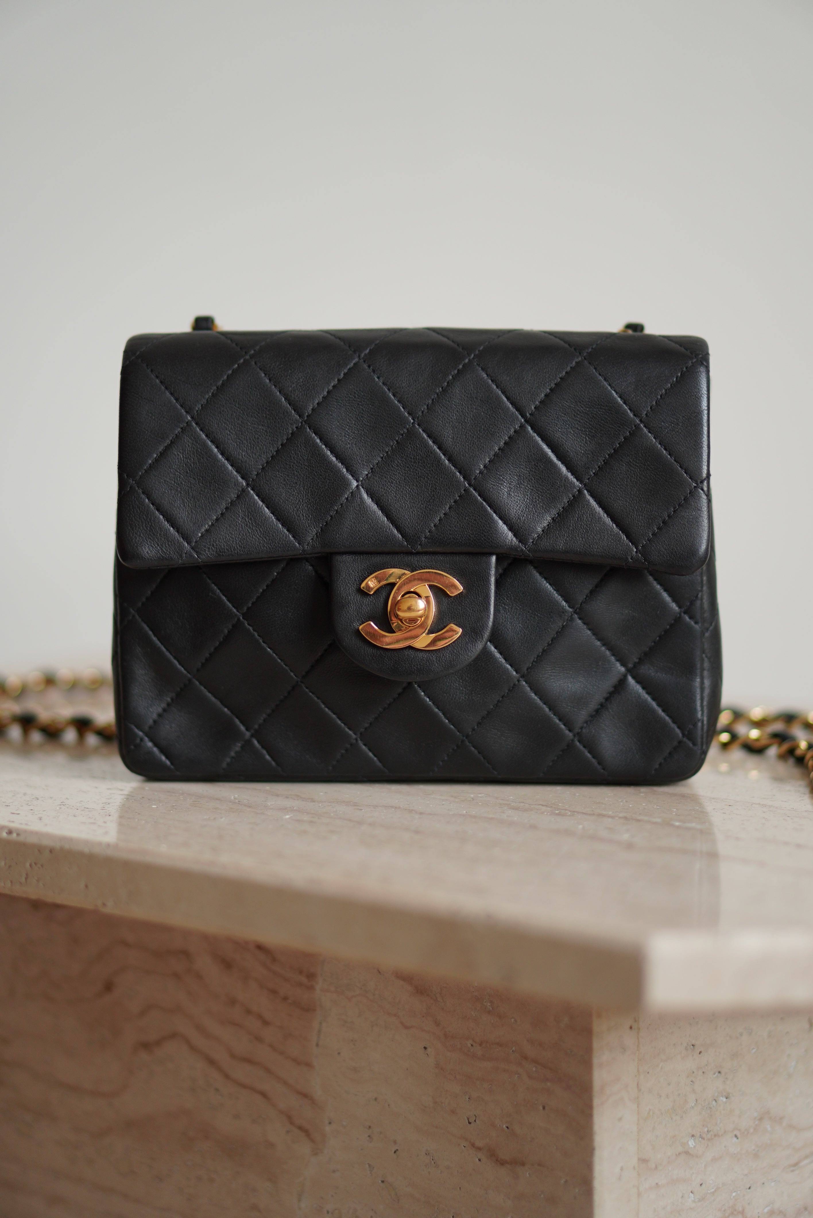 CHANEL CLASSIC MINI SQUARE | BLACK