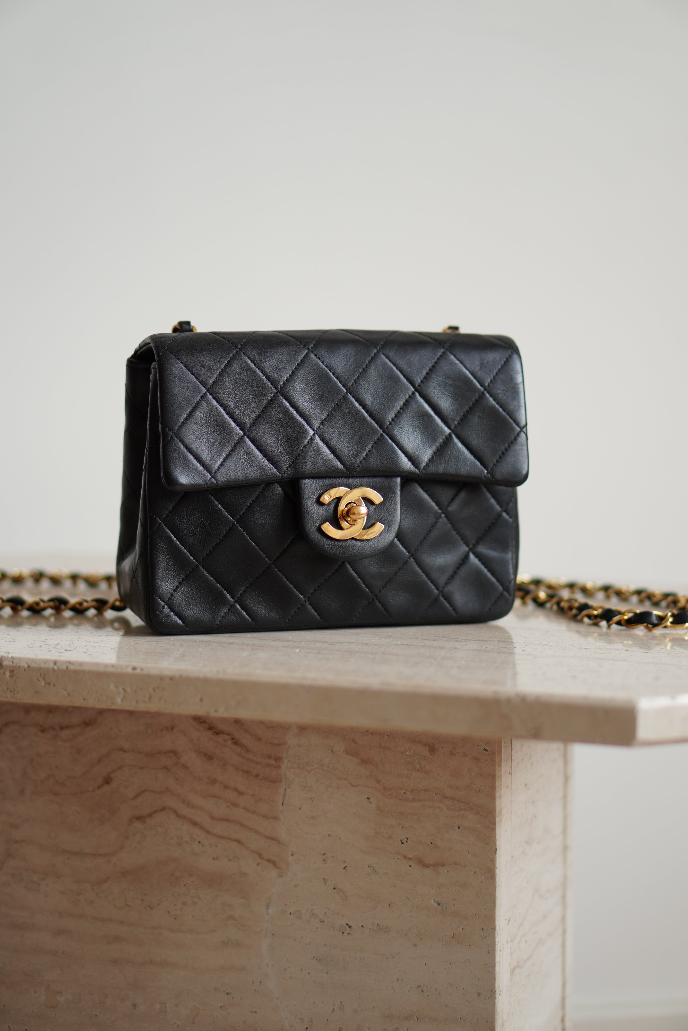 CHANEL CLASSIC MINI SQUARE | BLACK
