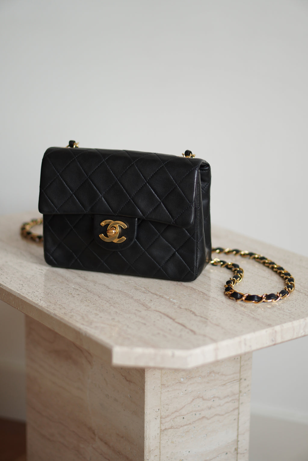 CHANEL CLASSIC MINI SQUARE | BLACK