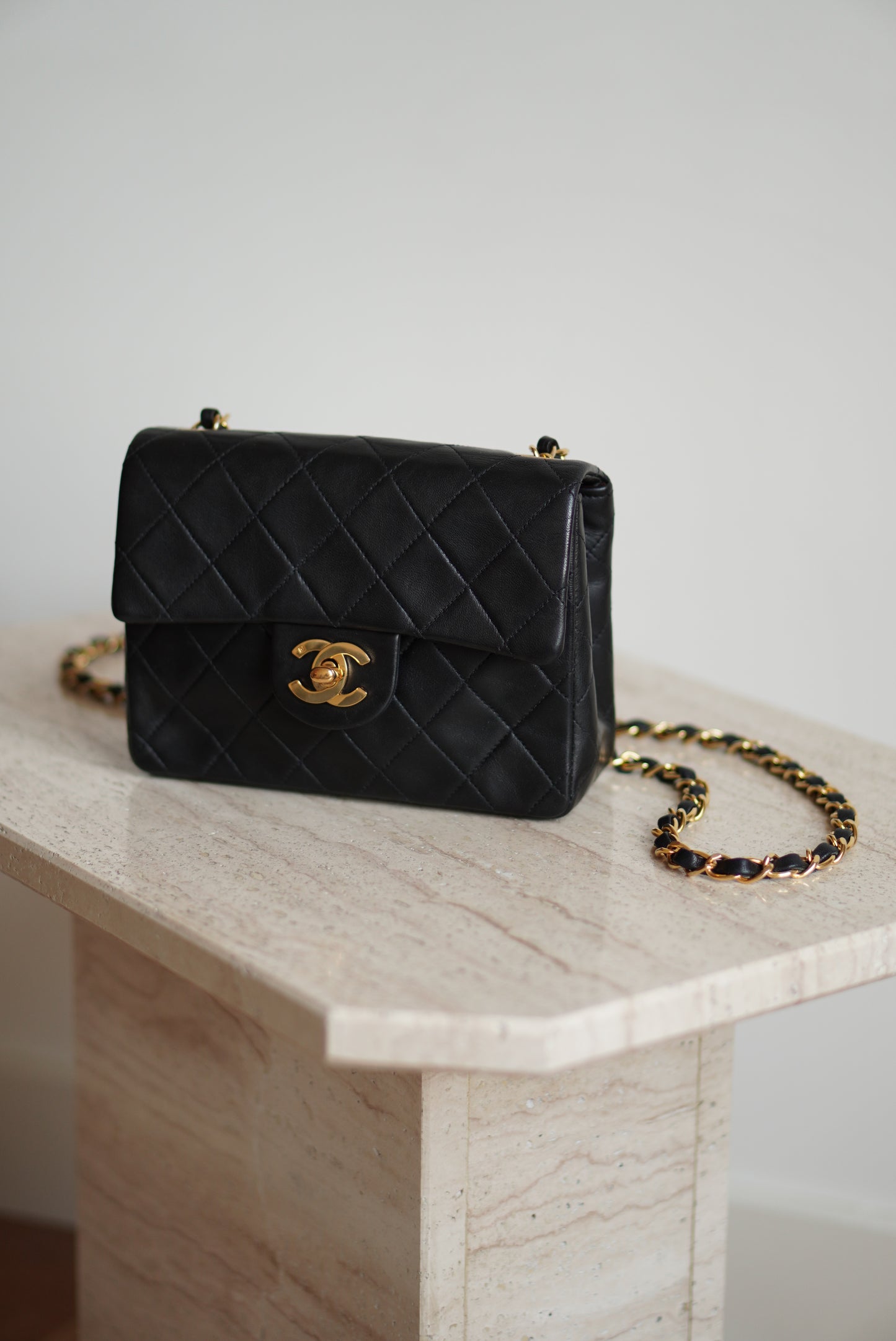 CHANEL CLASSIC SQUARE | BLACK