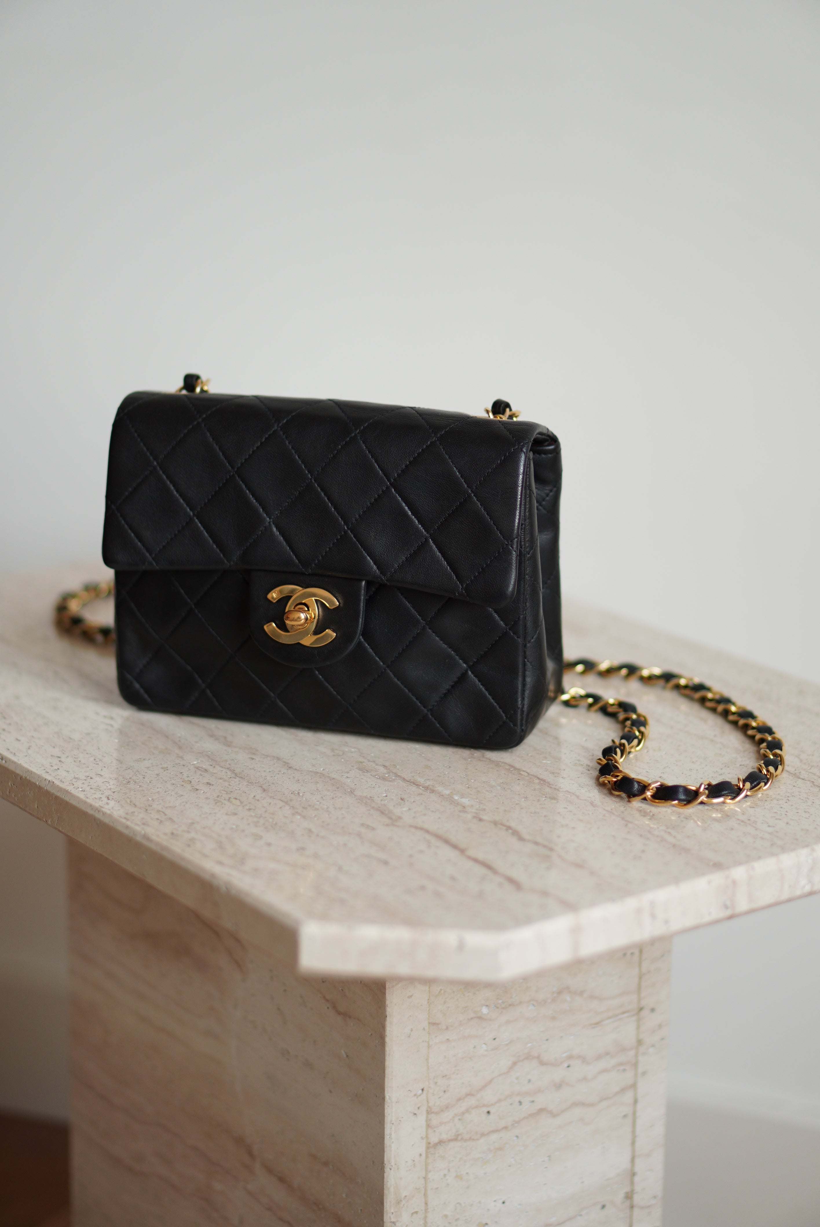 CHANEL CLASSIC MINI SQUARE | BLACK