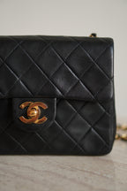 CHANEL CLASSIC MINI SQUARE | BLACK