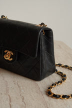 CHANEL CLASSIC MINI SQUARE | BLACK