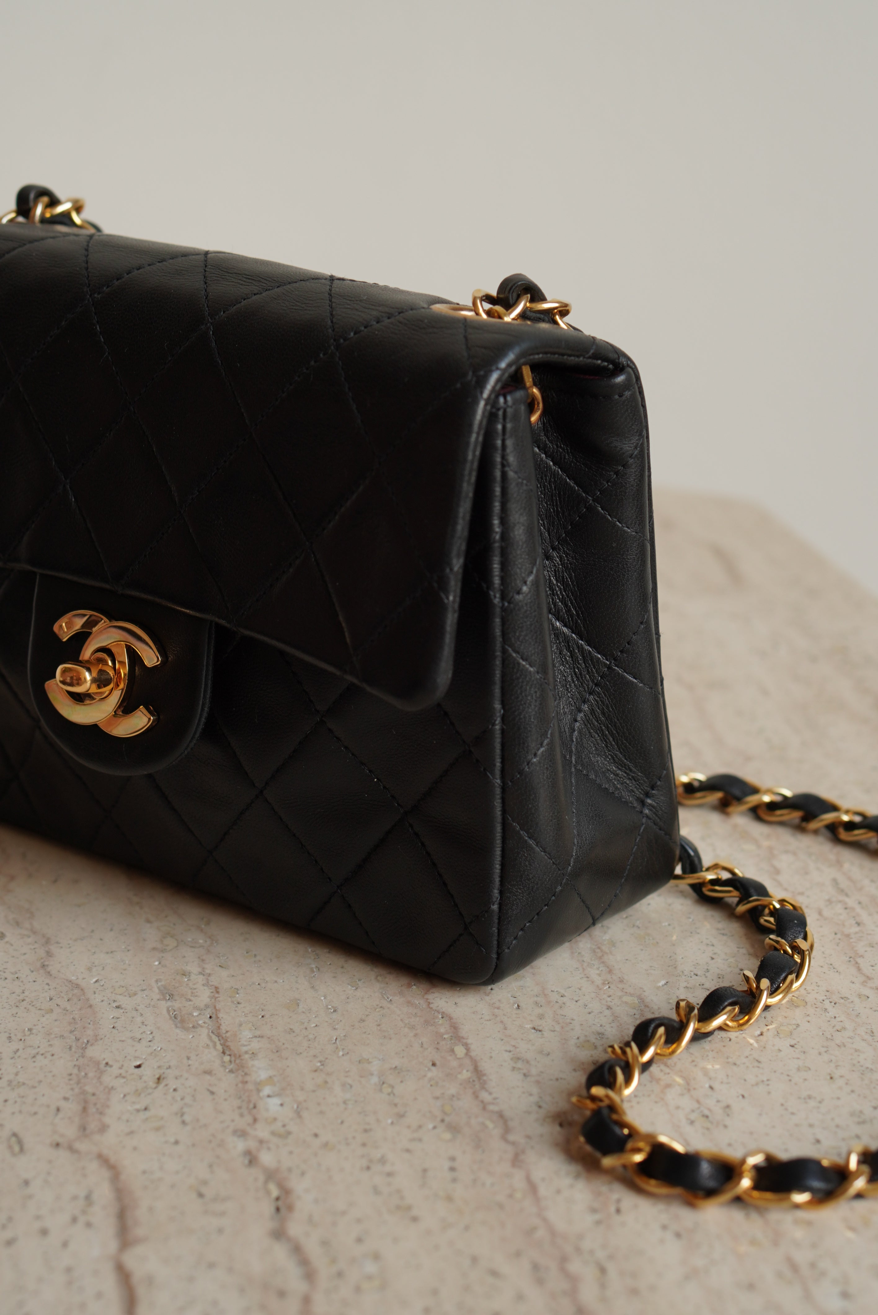 CHANEL CLASSIC MINI SQUARE | BLACK