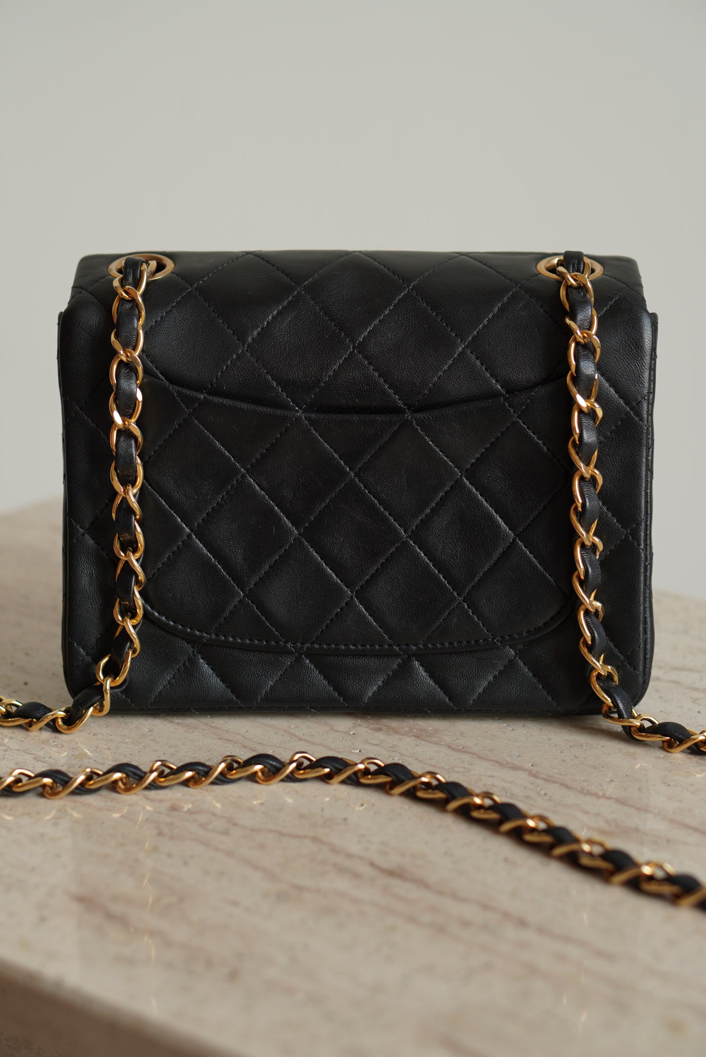 CHANEL CLASSIC SQUARE | BLACK