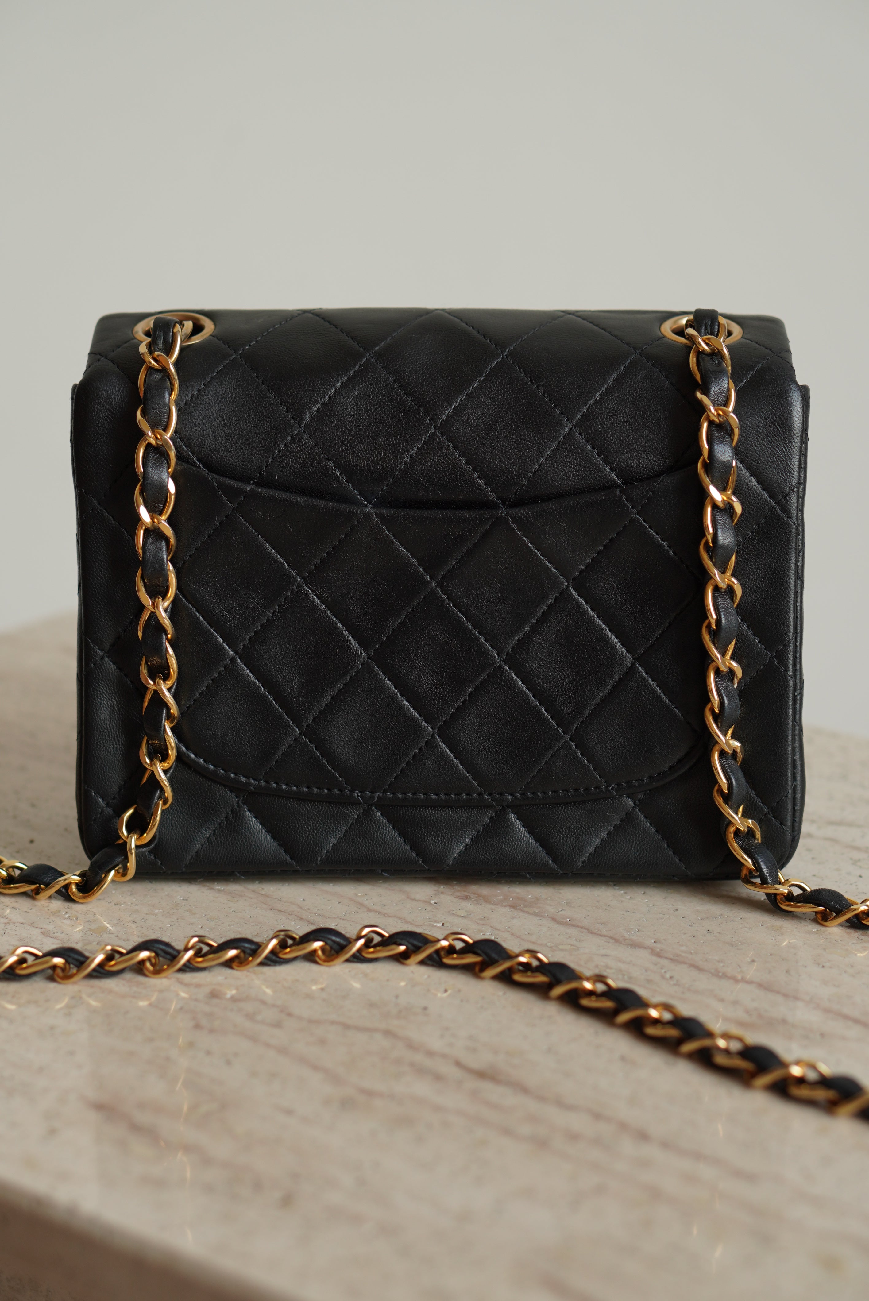 CHANEL CLASSIC MINI SQUARE | BLACK