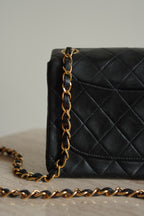CHANEL CLASSIC MINI SQUARE | BLACK