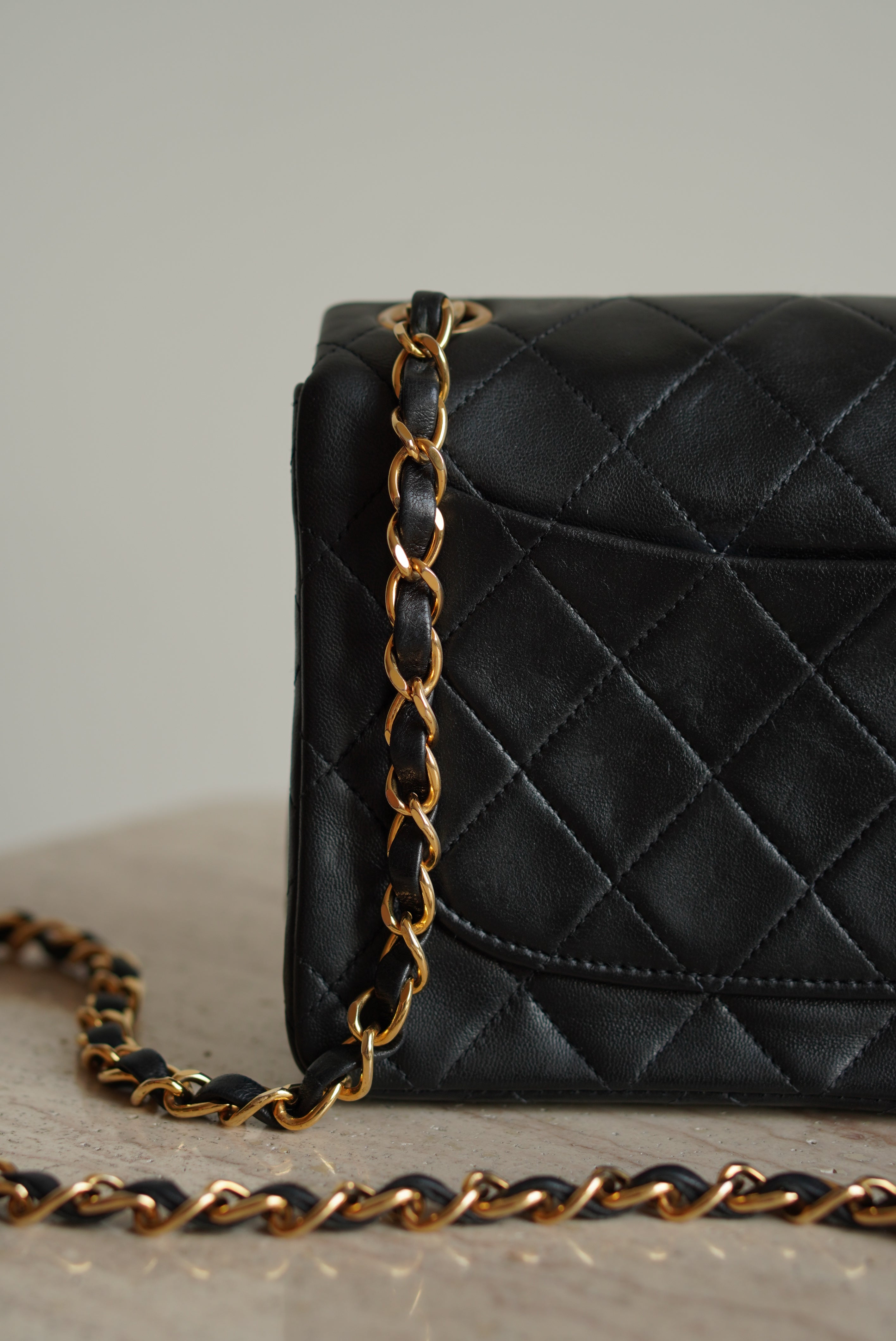 CHANEL CLASSIC MINI SQUARE | BLACK