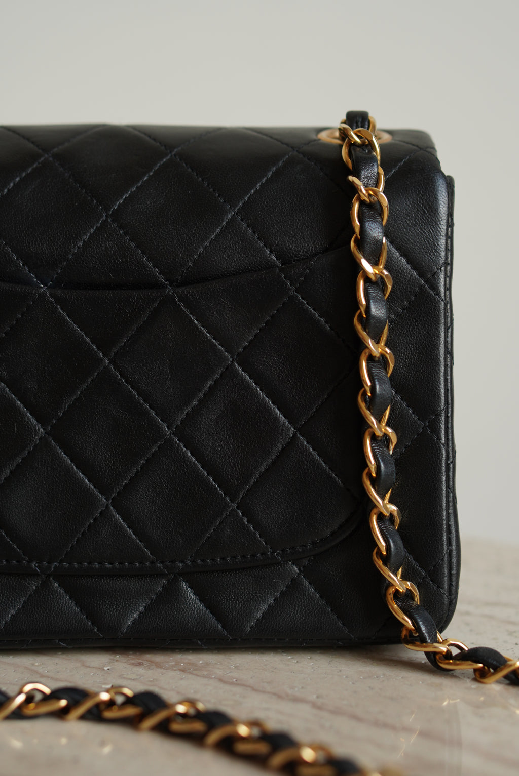 CHANEL CLASSIC MINI SQUARE | BLACK