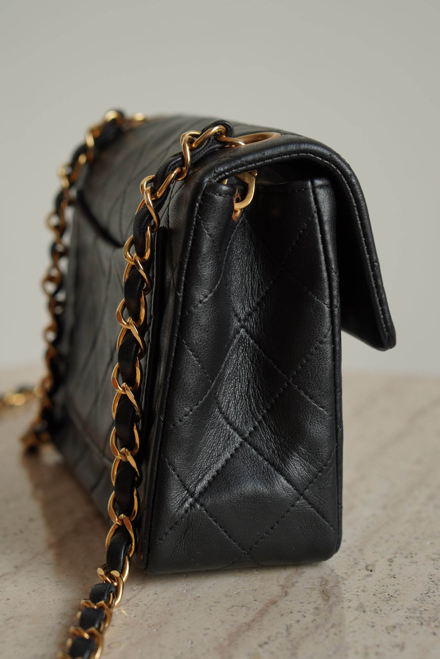 CHANEL CLASSIC SQUARE | BLACK