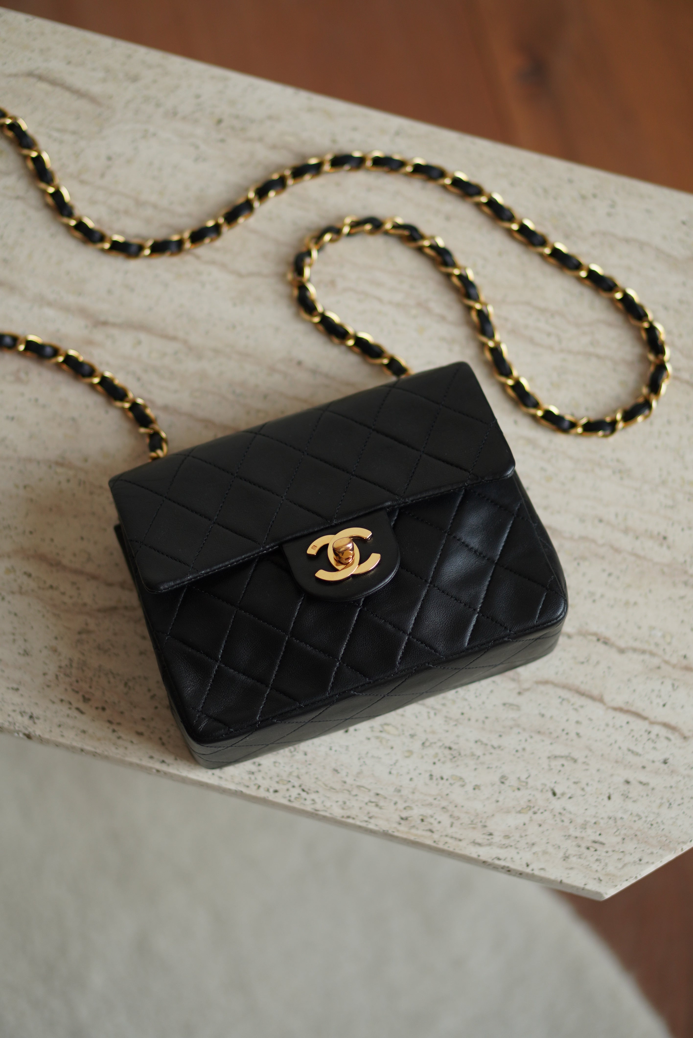 CHANEL CLASSIC MINI SQUARE | BLACK