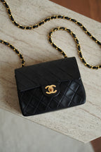 CHANEL CLASSIC MINI SQUARE | BLACK
