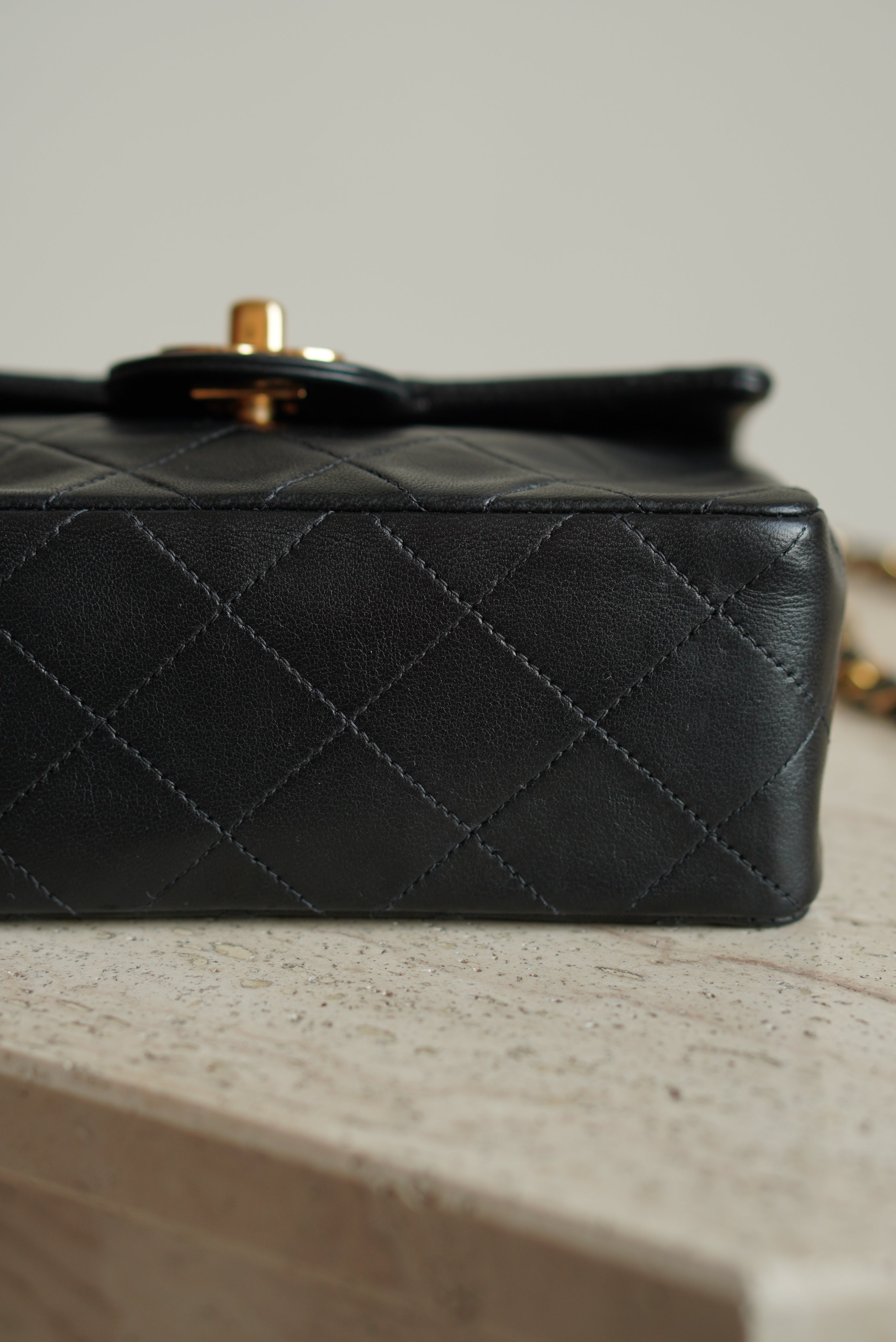 CHANEL CLASSIC MINI SQUARE | BLACK