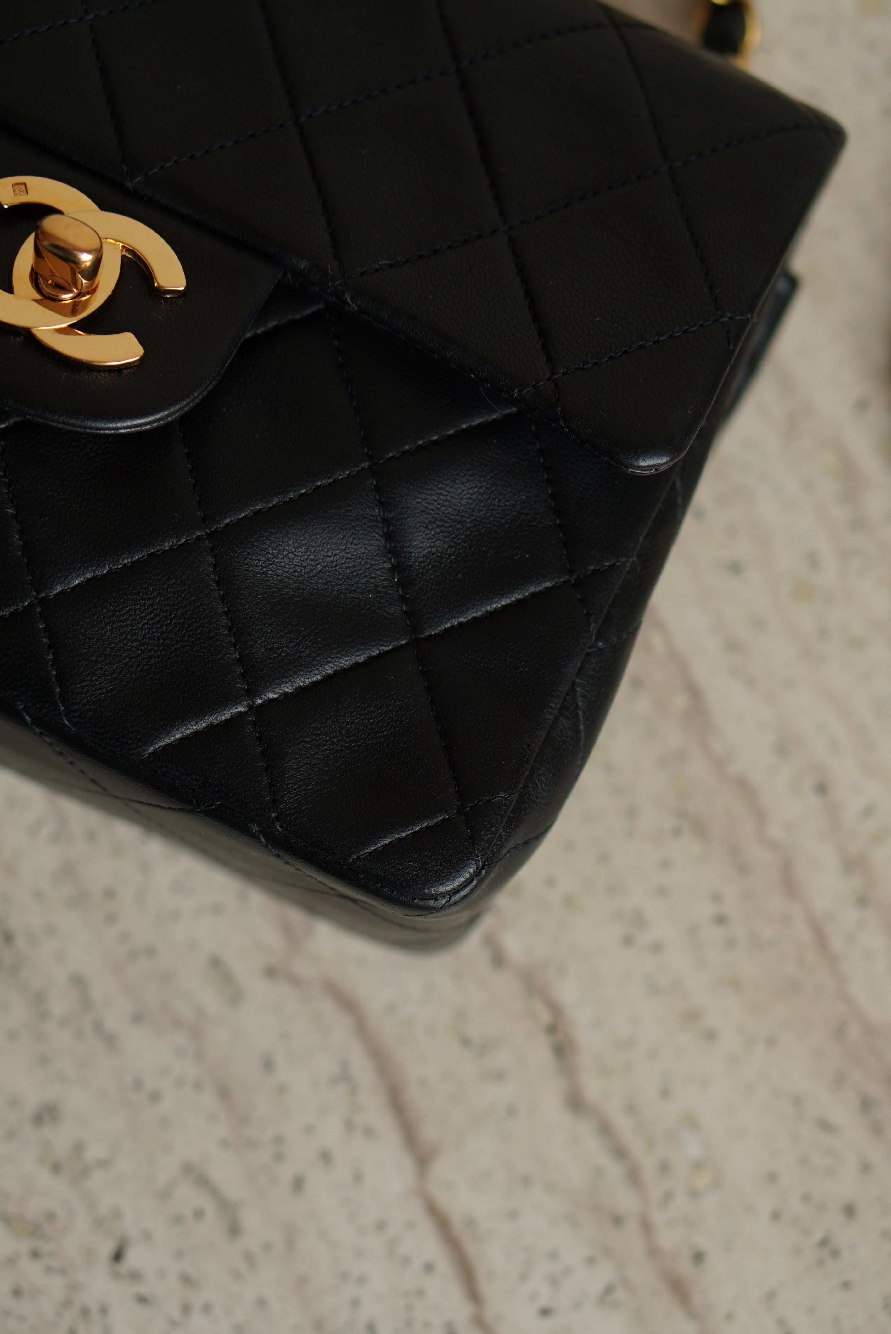 CHANEL CLASSIC MINI SQUARE | BLACK