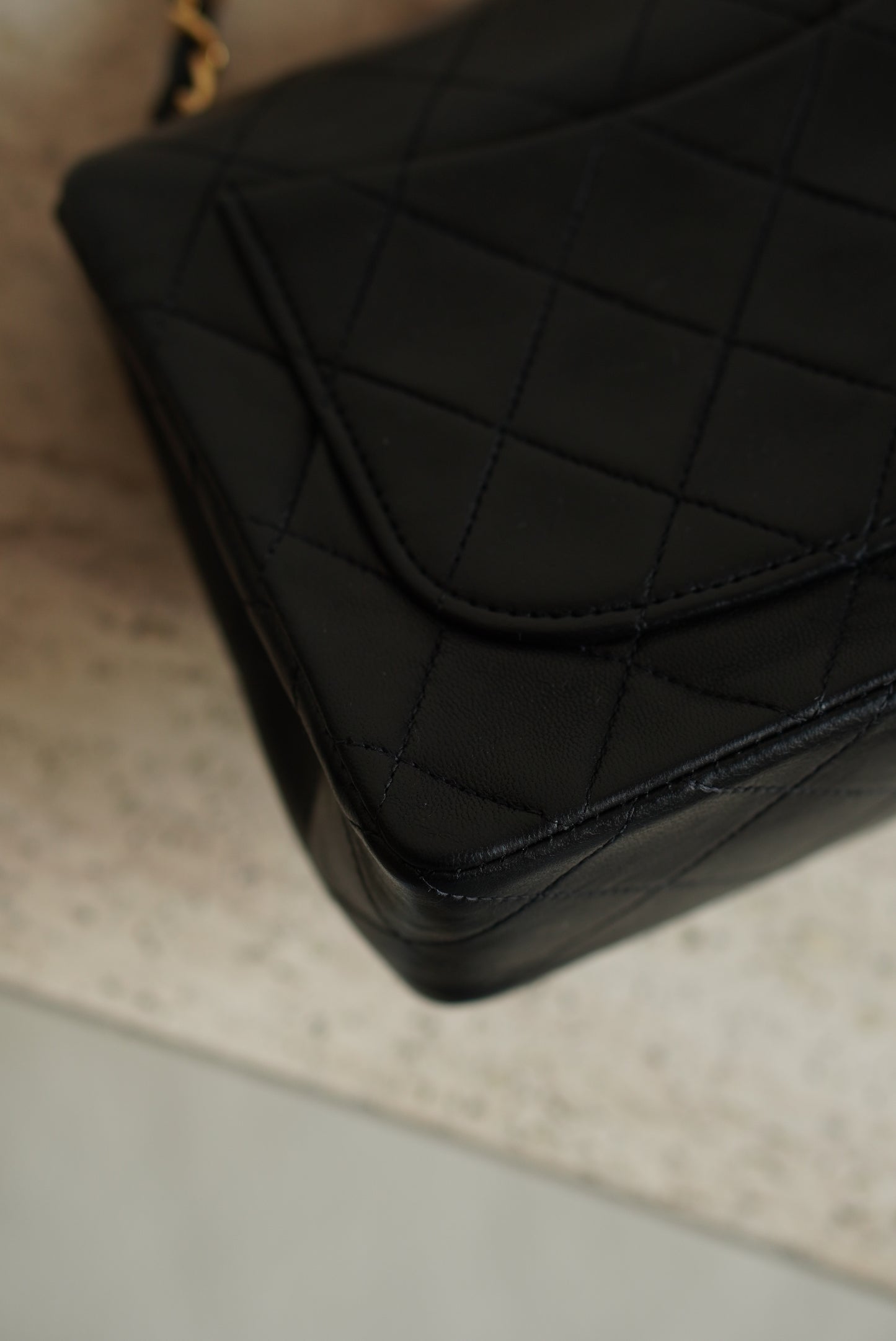 CHANEL CLASSIC SQUARE | BLACK